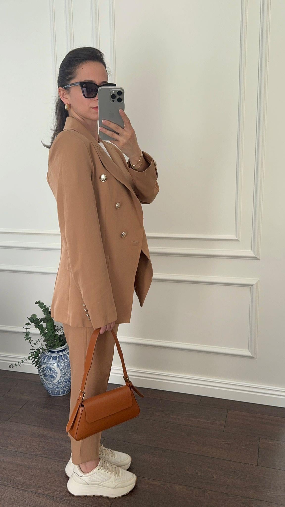 TAKIMBüşceGOLD DÜĞMELİ CEKET PANTOLON TAKIM CAMEL