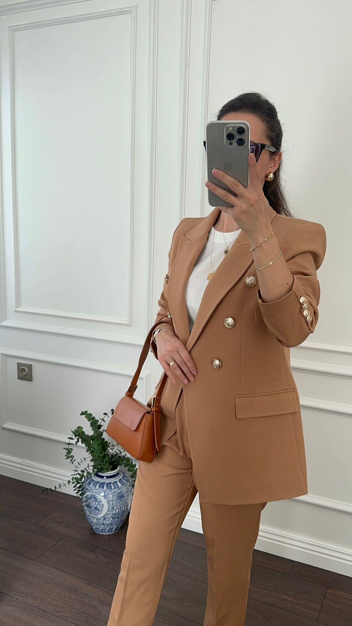 TAKIMBüşceGOLD DÜĞMELİ CEKET PANTOLON TAKIM CAMEL