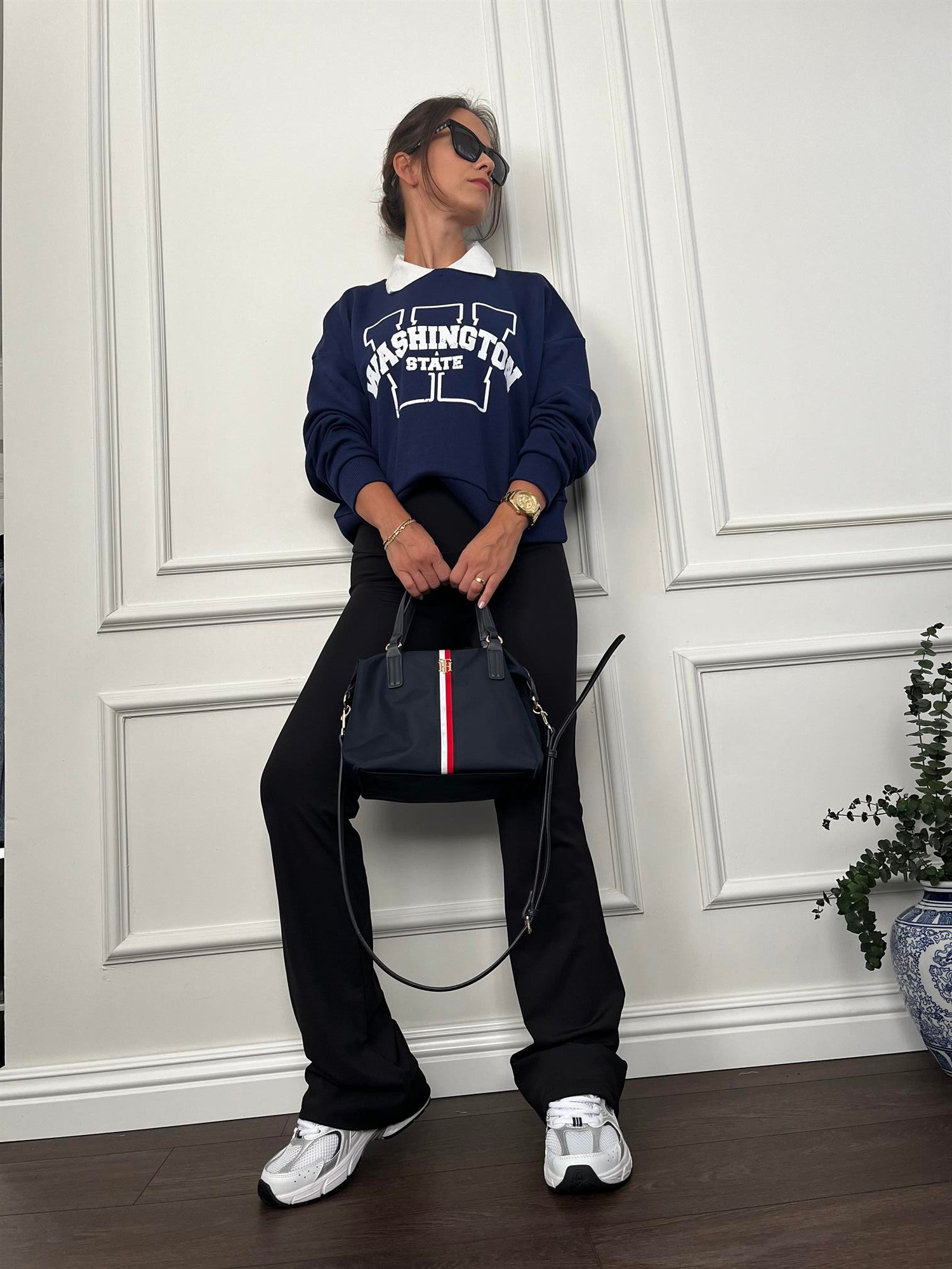 YAKALI LACİVERT SWEAT