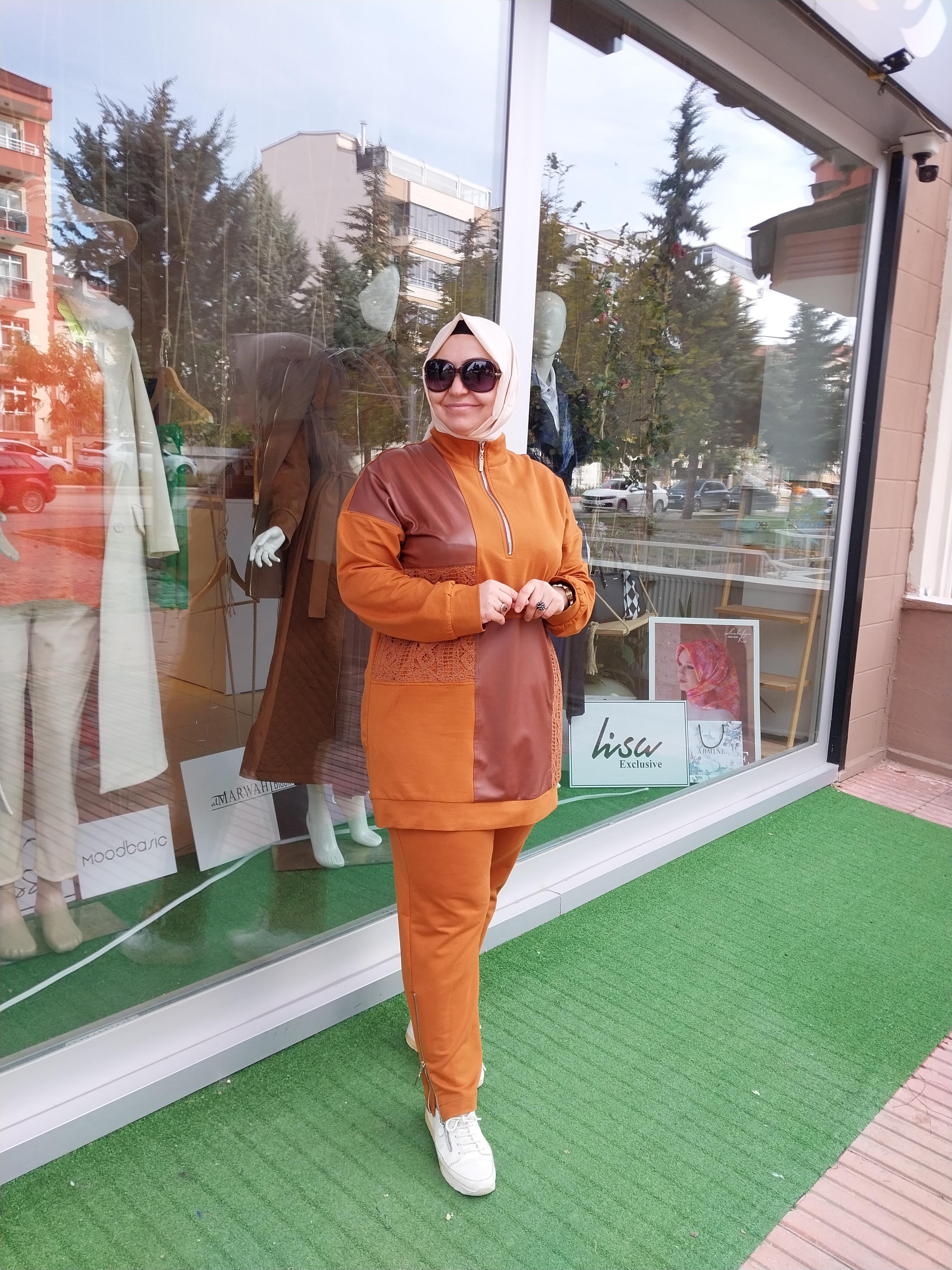 NURCAN ÇETİN DERİ VE DANTEL DETAYLI PANTOLONLU TAKIM TARÇIN 24404