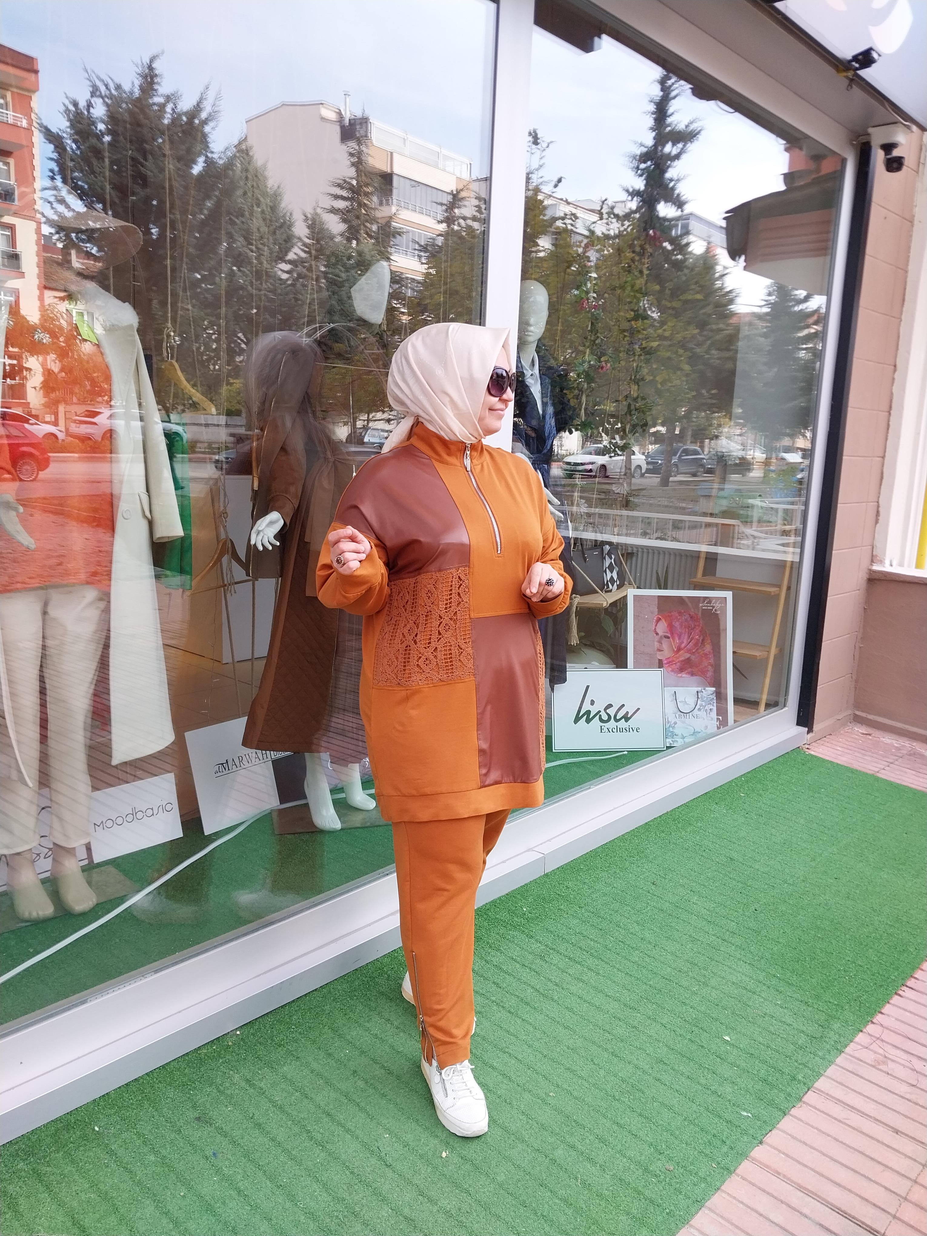 NURCAN ÇETİN DERİ VE DANTEL DETAYLI PANTOLONLU TAKIM TARÇIN 24404