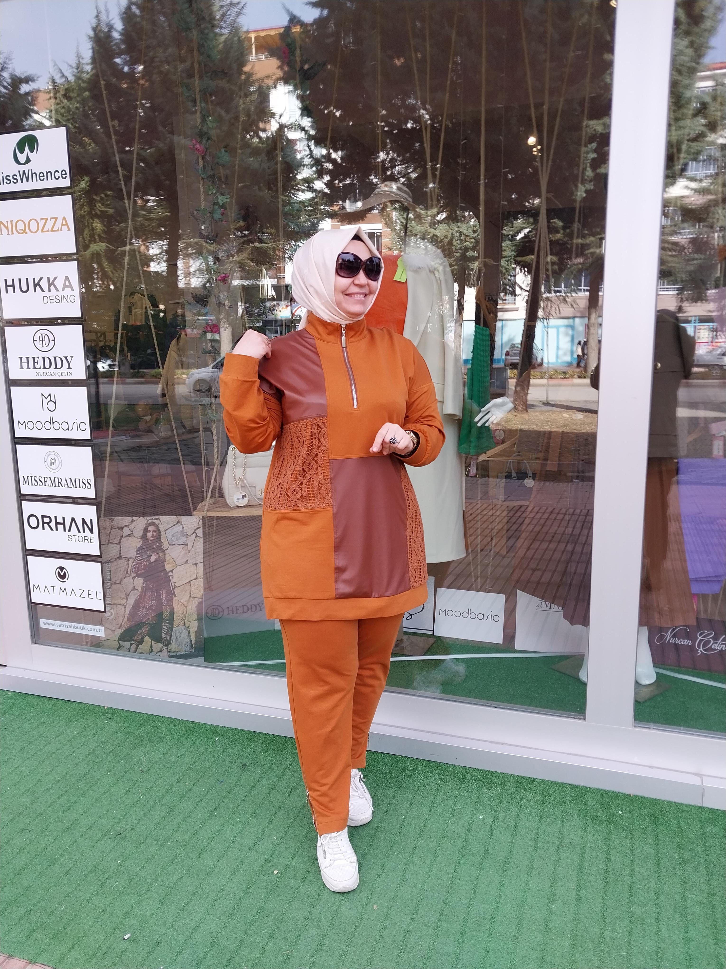 NURCAN ÇETİN DERİ VE DANTEL DETAYLI PANTOLONLU TAKIM TARÇIN 24404