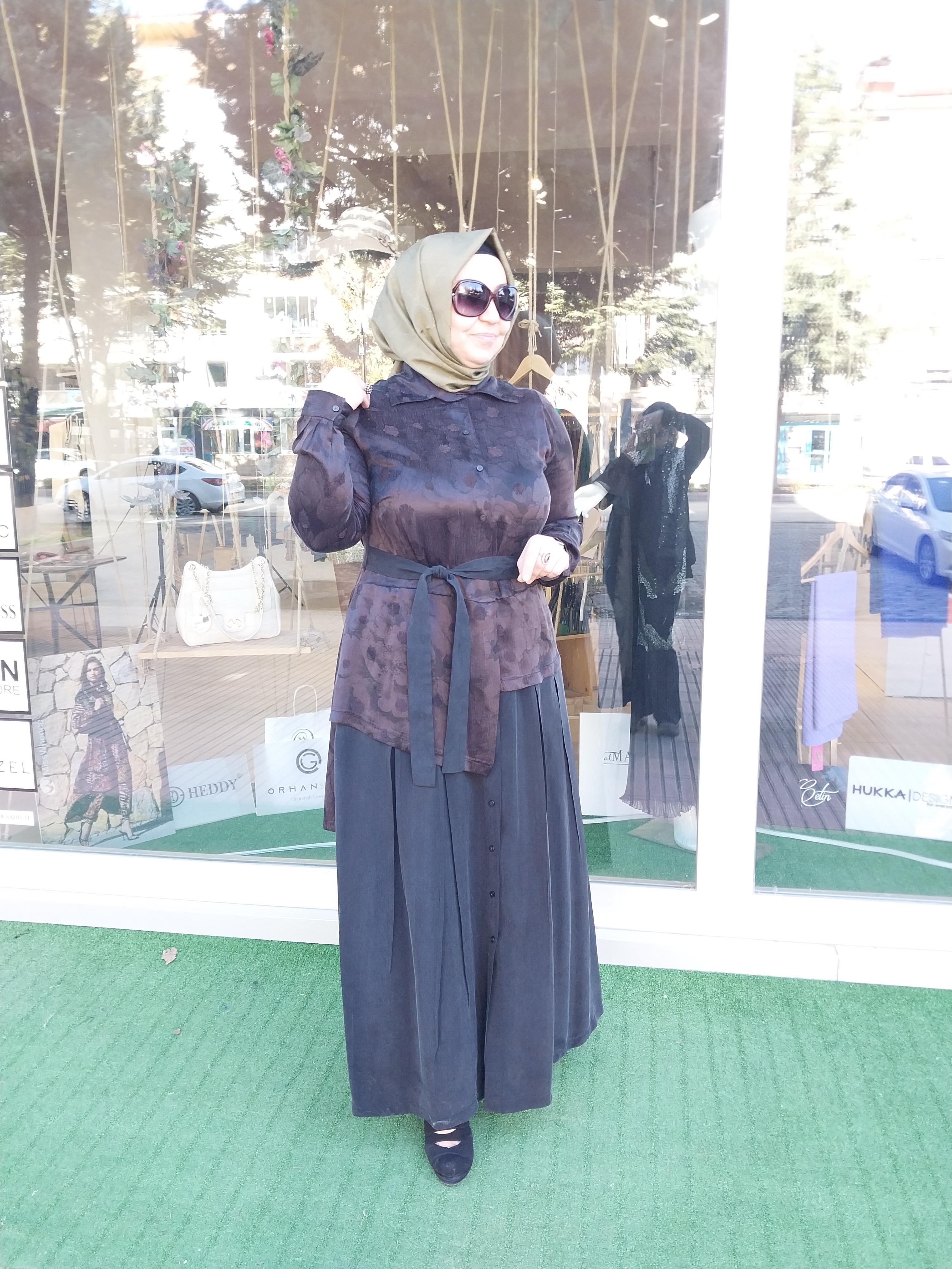 MİSSWHENCE KEMER DETAYLI İPEK ELBİSE KAHVERENGİ 34532