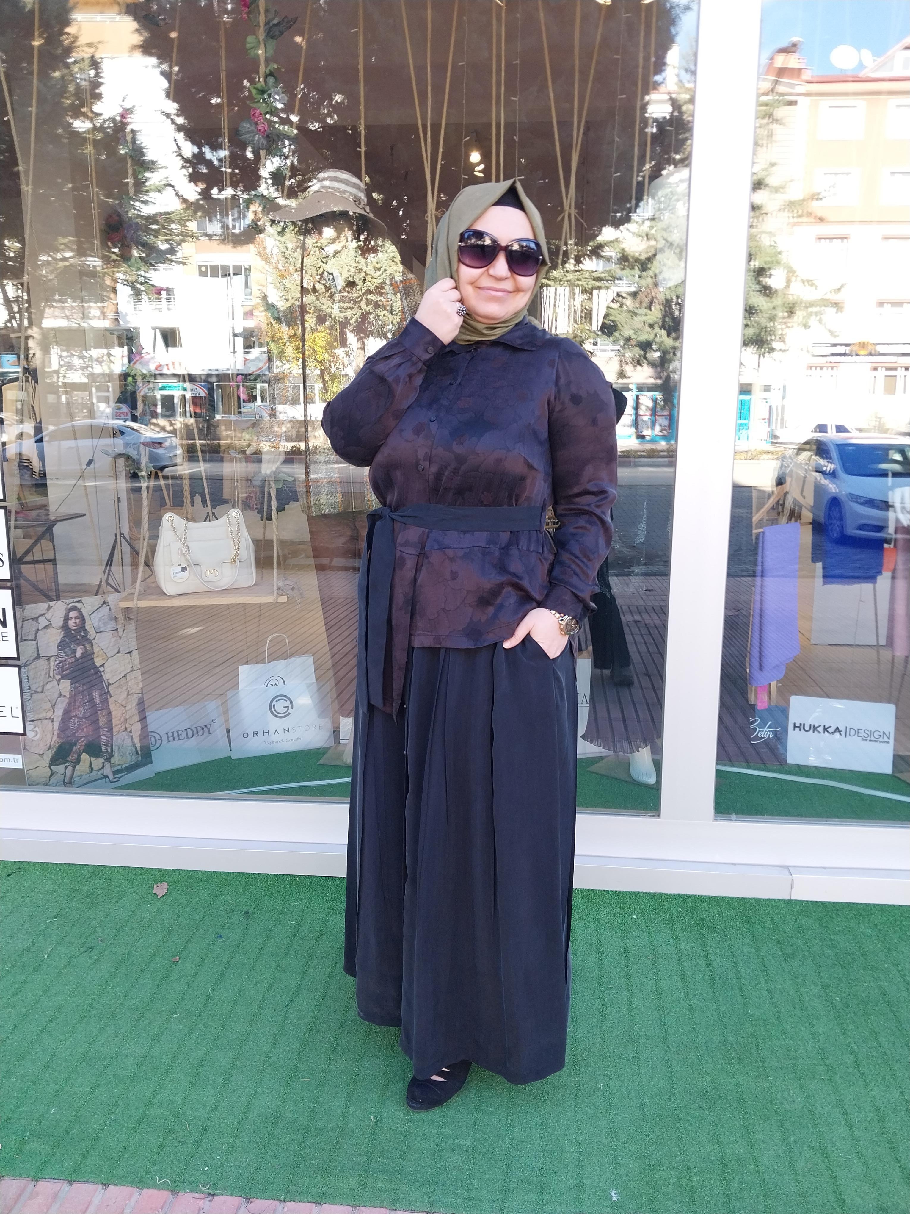 MİSSWHENCE KEMER DETAYLI İPEK ELBİSE KAHVERENGİ 34532
