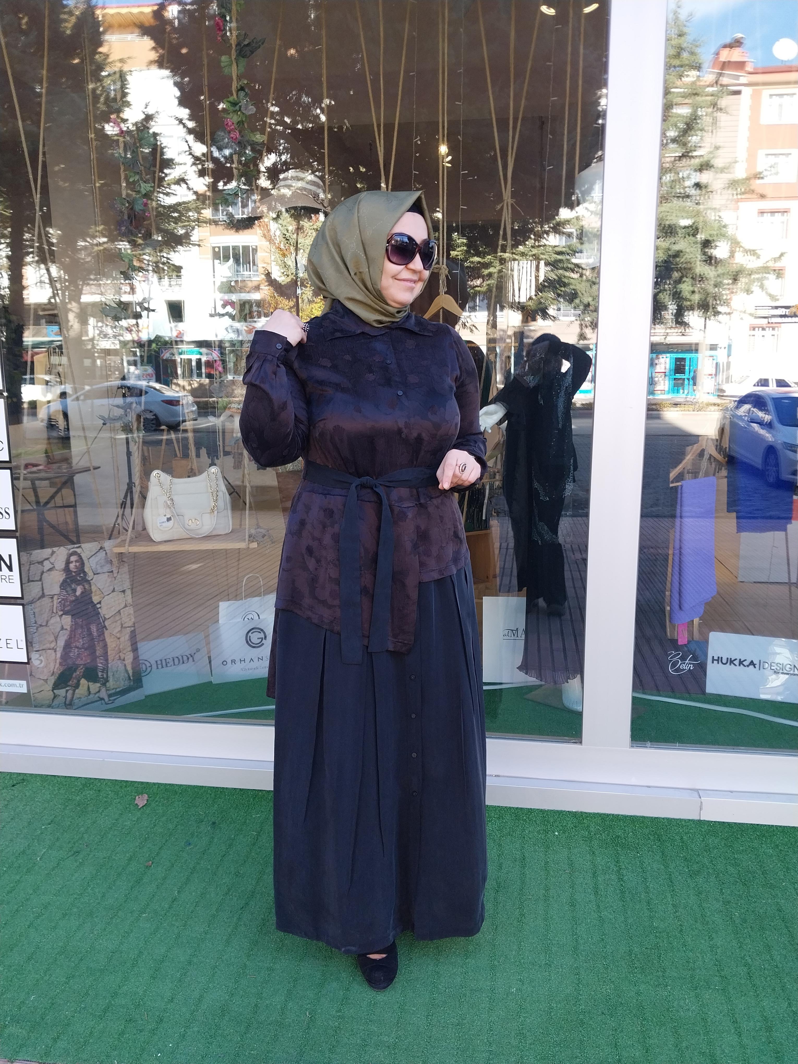 MİSSWHENCE KEMER DETAYLI İPEK ELBİSE KAHVERENGİ 34532