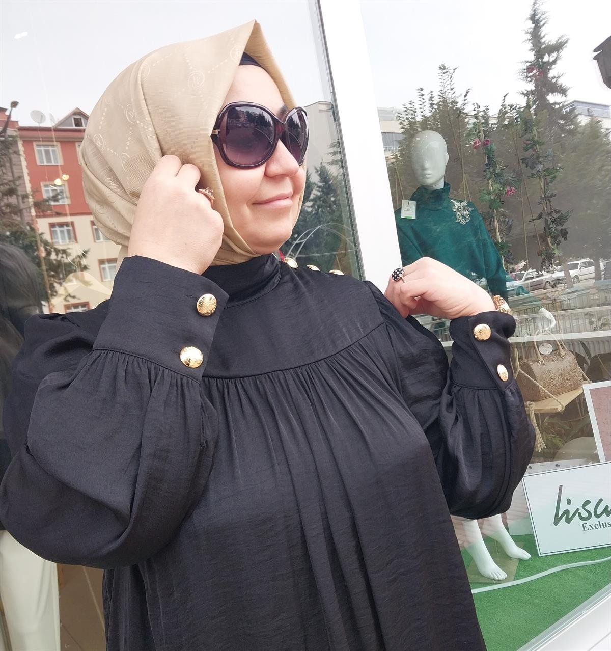 HUKKA OMUZ DÜĞME DETAYLI TUNİK SİYAH 23HK