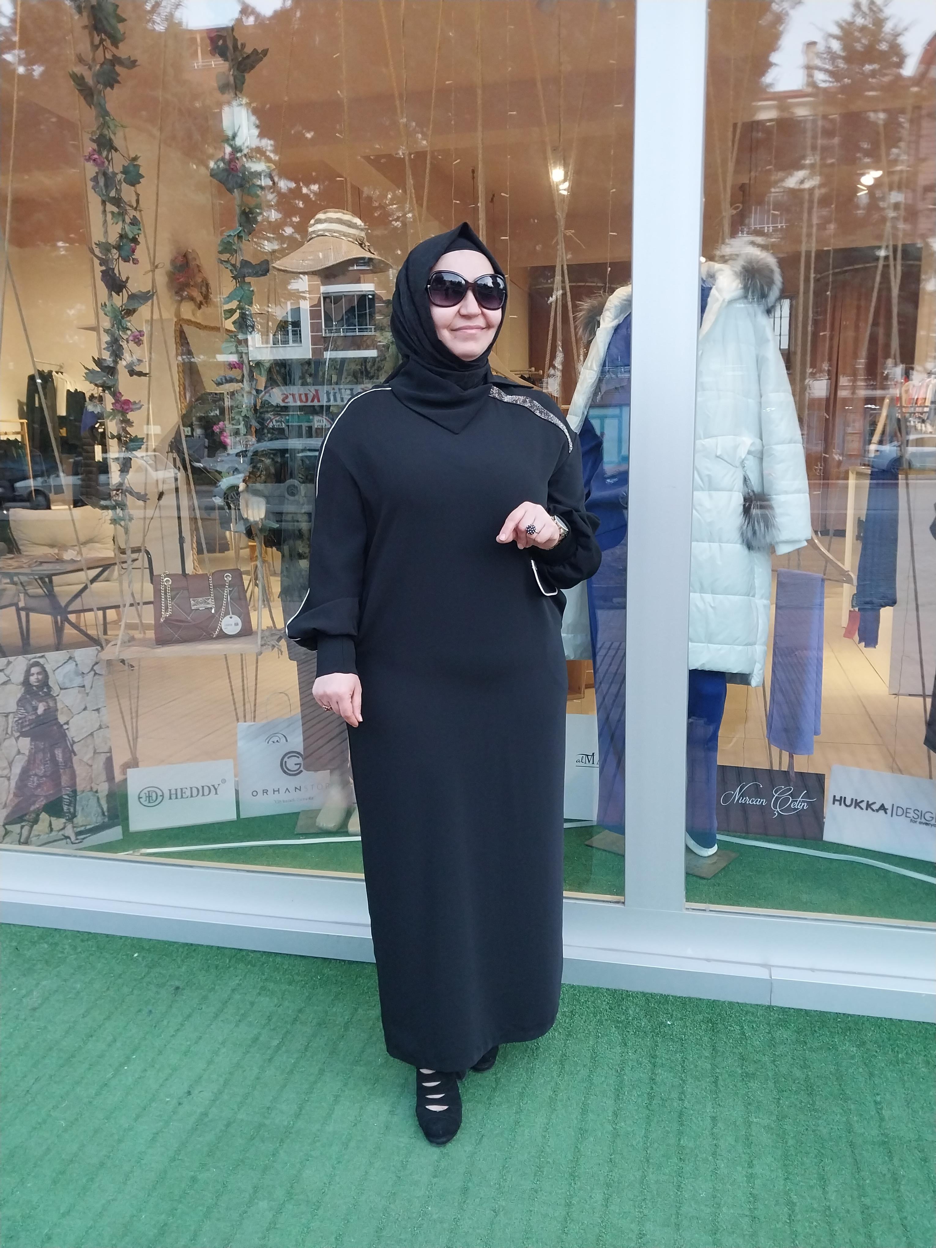 HUKKA TAŞ DETAYLI KEMERLİ ELBİSE SİYAH 23HK1113