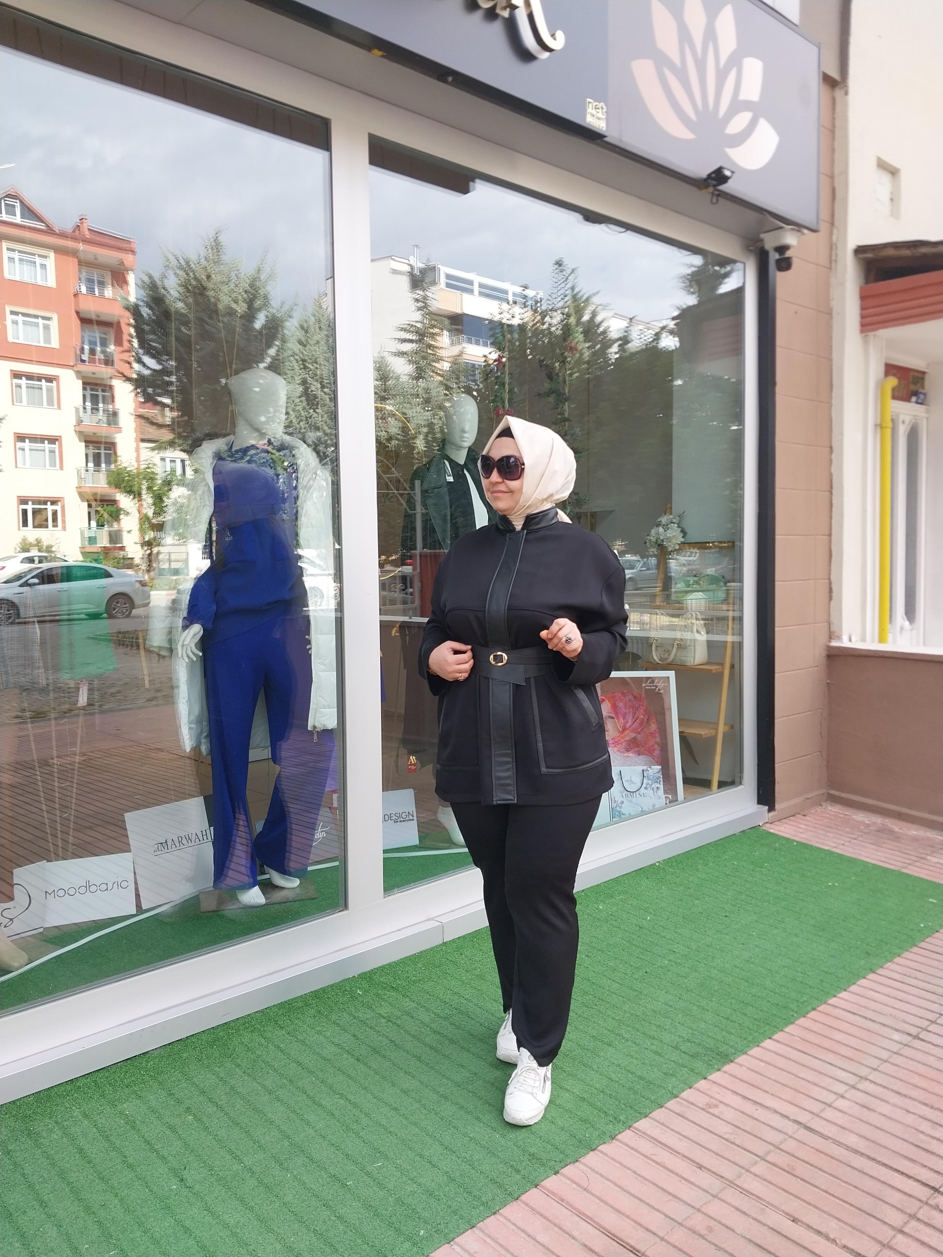 LİSA EXCULUSİVE DERİ DETAYLI PALOMA PANTOLONLU TAKIM SİYAH 2023