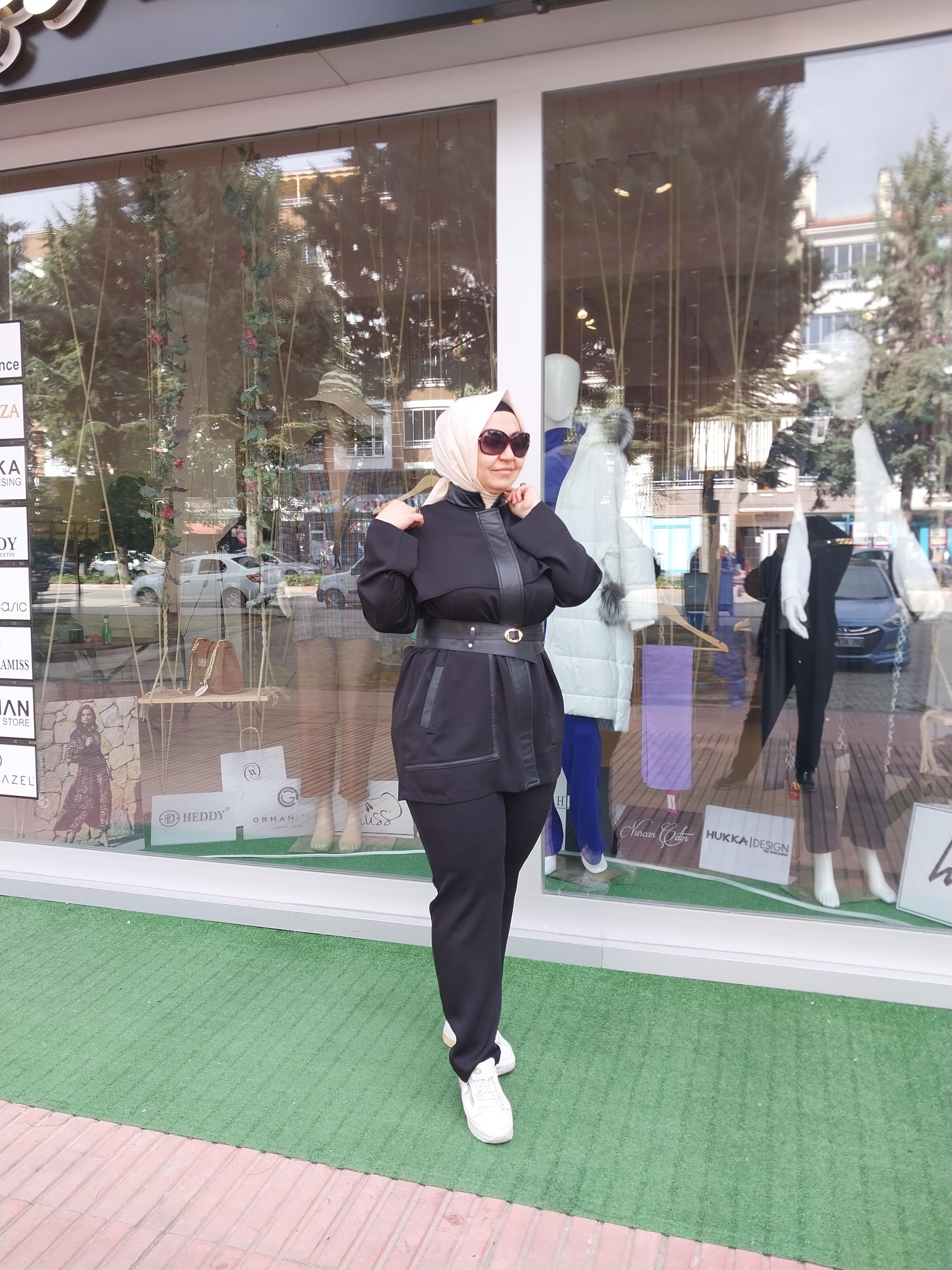 LİSA EXCULUSİVE DERİ DETAYLI PALOMA PANTOLONLU TAKIM SİYAH 2023