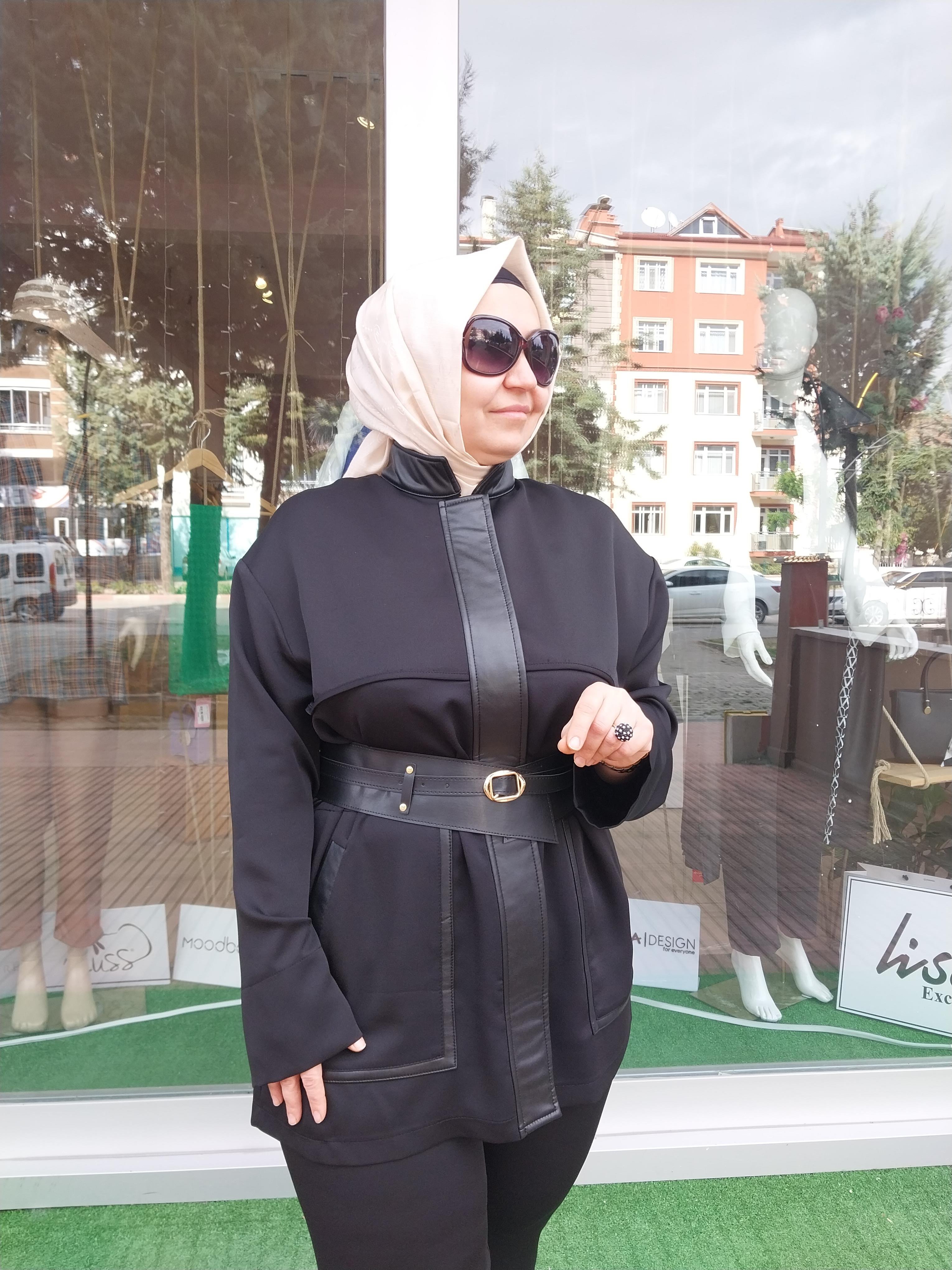 LİSA EXCULUSİVE DERİ DETAYLI PALOMA PANTOLONLU TAKIM SİYAH 2023