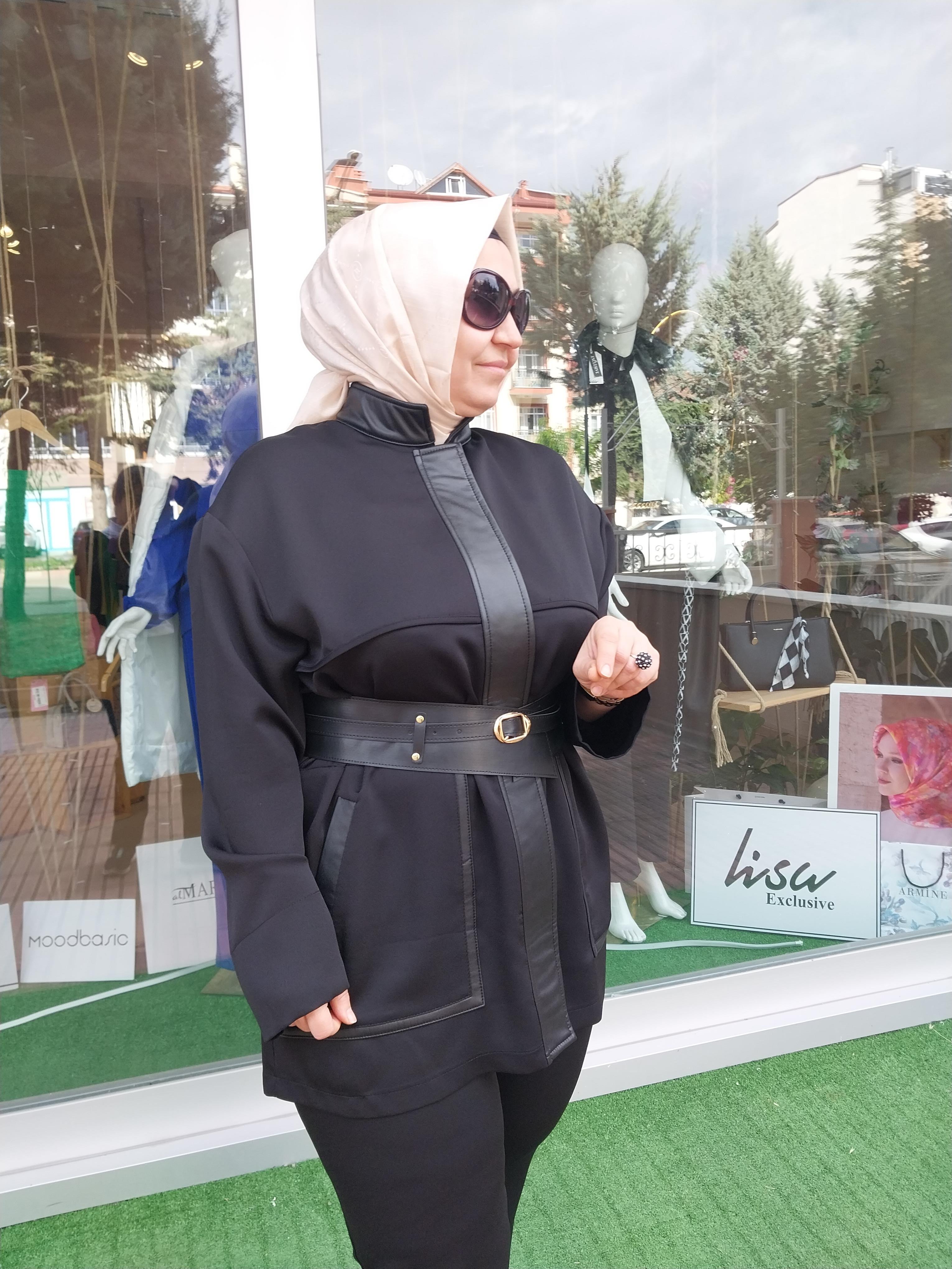 LİSA EXCULUSİVE DERİ DETAYLI PALOMA PANTOLONLU TAKIM SİYAH 2023