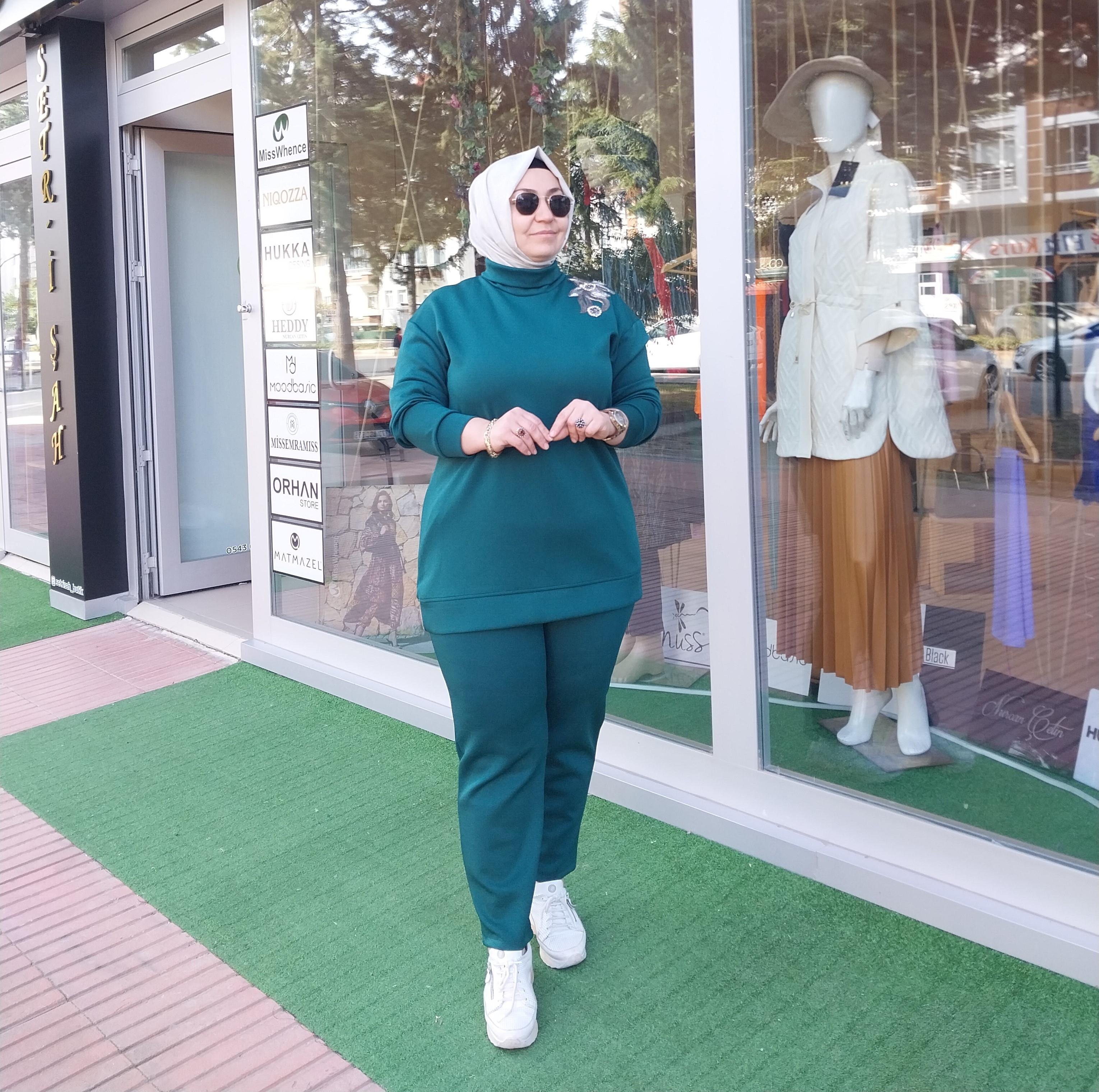 MİSSEMRAMİSS AKSESUARLI PANTOLONLU SCUBA TAKIM ZÜMRÜT 4190