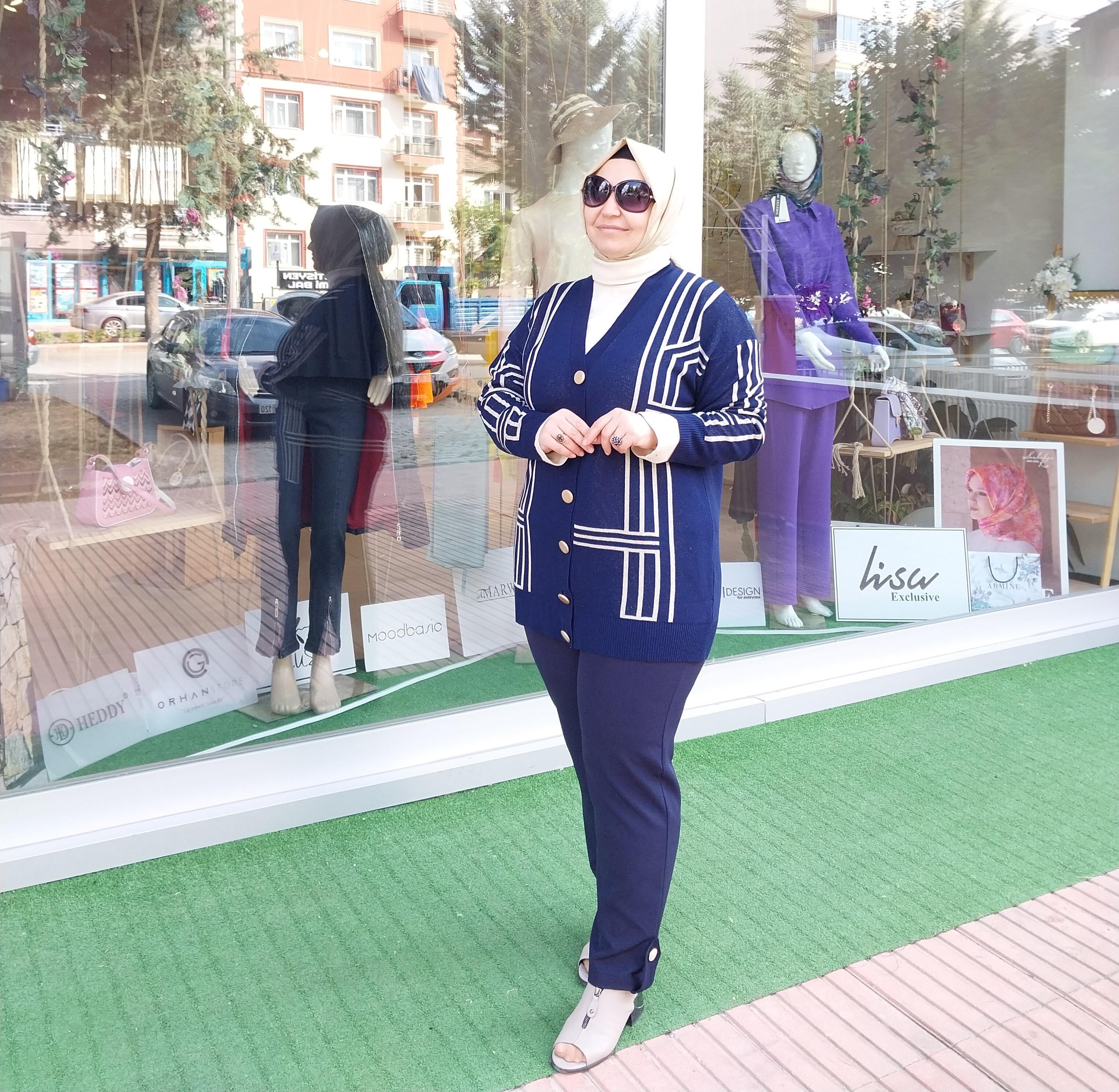 MİSSEMRAMİSS MODERN DESEN SİMLİ TRİKO HIRKA LACİVERT 4089