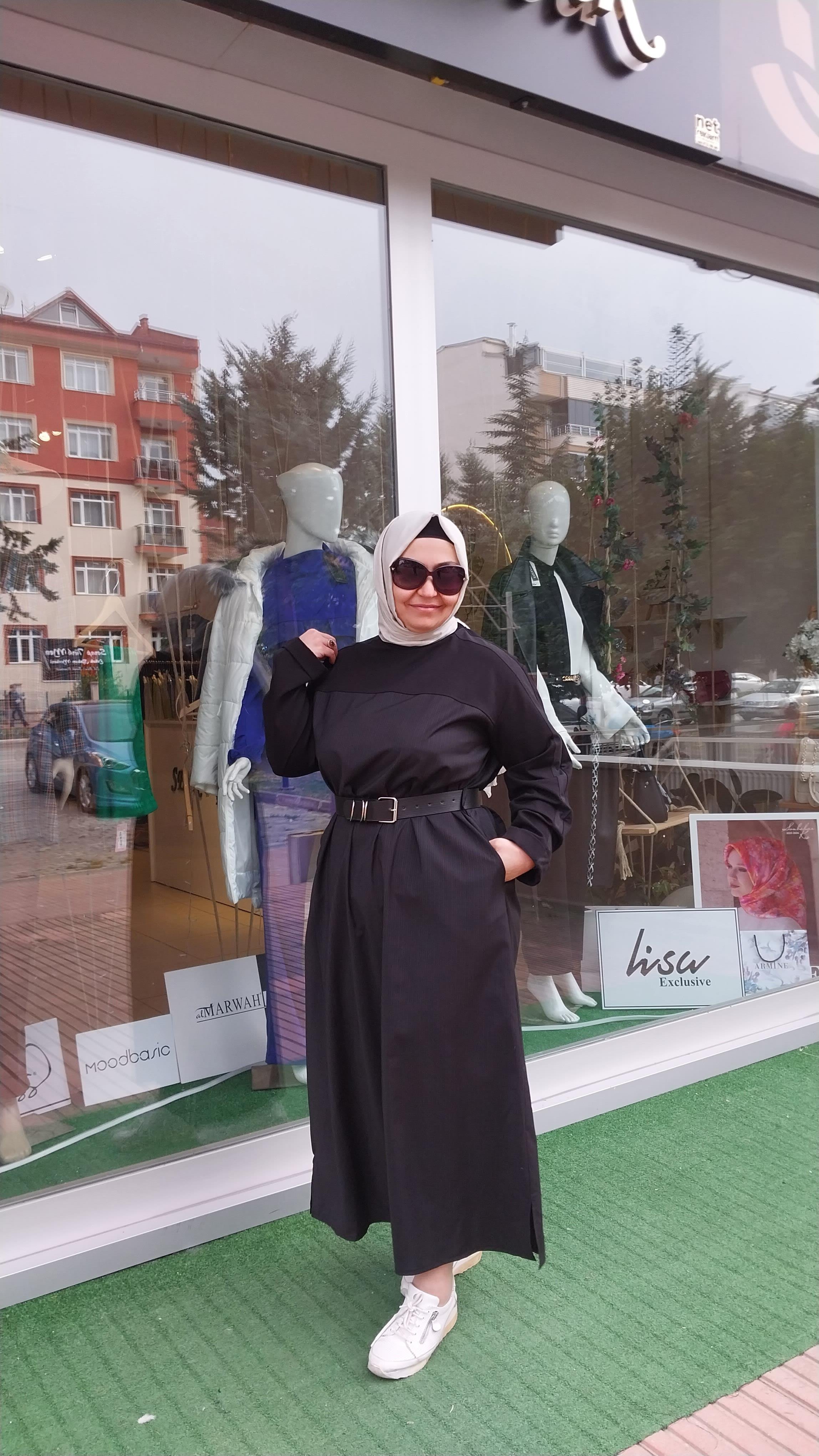 MİSSWHENCE ÇİZGİ DETAYLI KEMERLİ ELBİSE SİYAH 34824