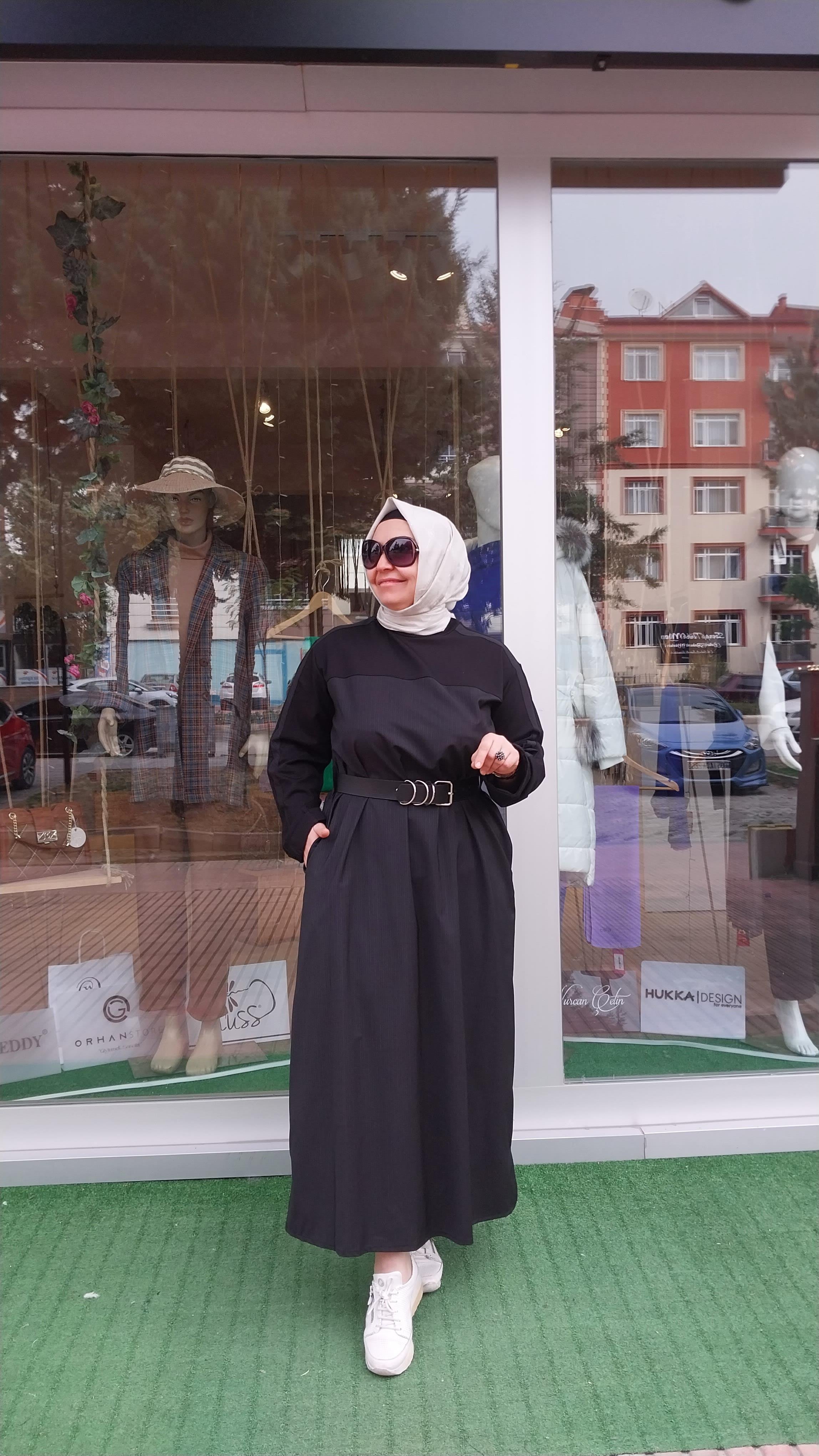MİSSWHENCE ÇİZGİ DETAYLI KEMERLİ ELBİSE SİYAH 34824