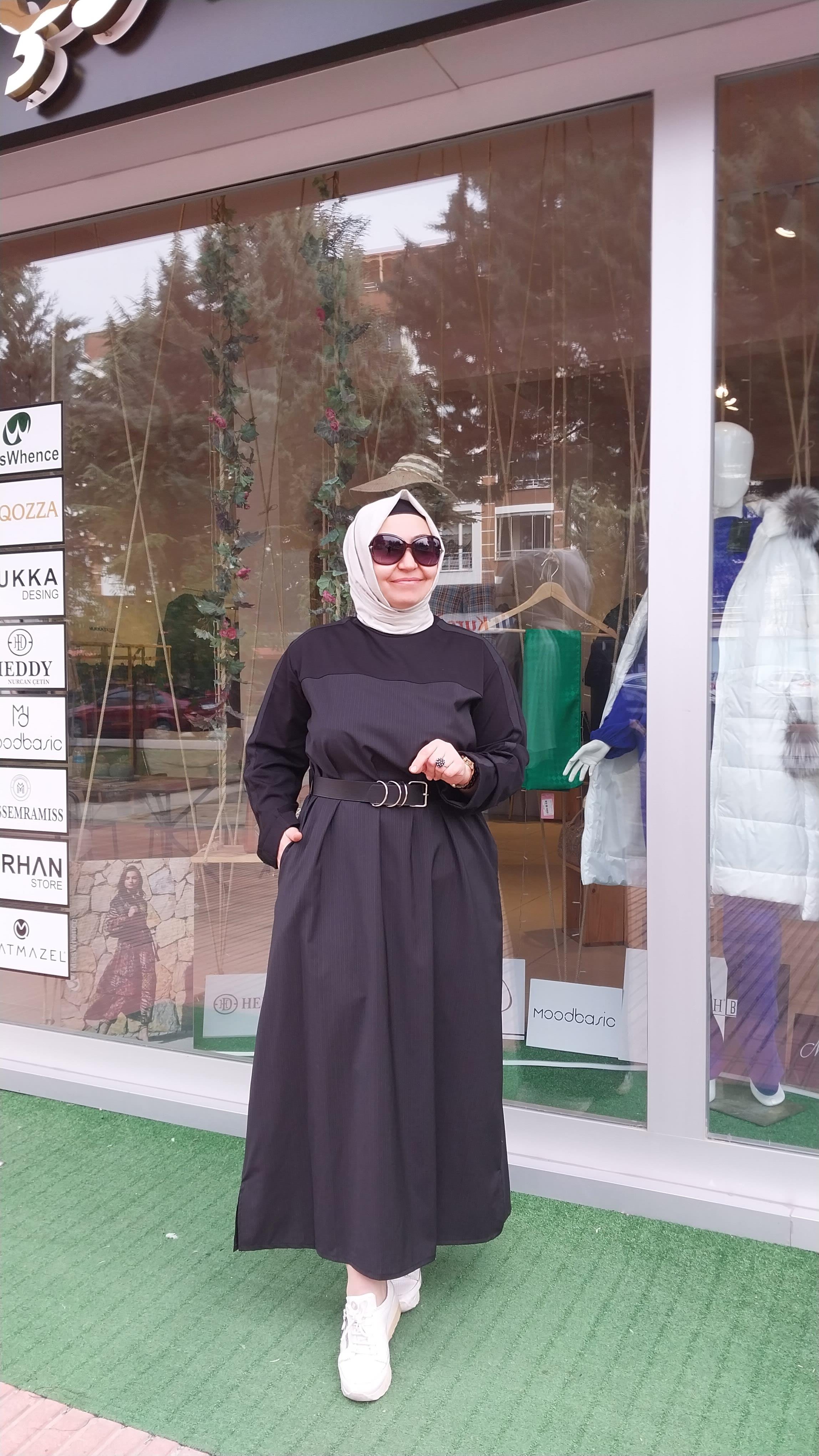 MİSSWHENCE ÇİZGİ DETAYLI KEMERLİ ELBİSE SİYAH 34824