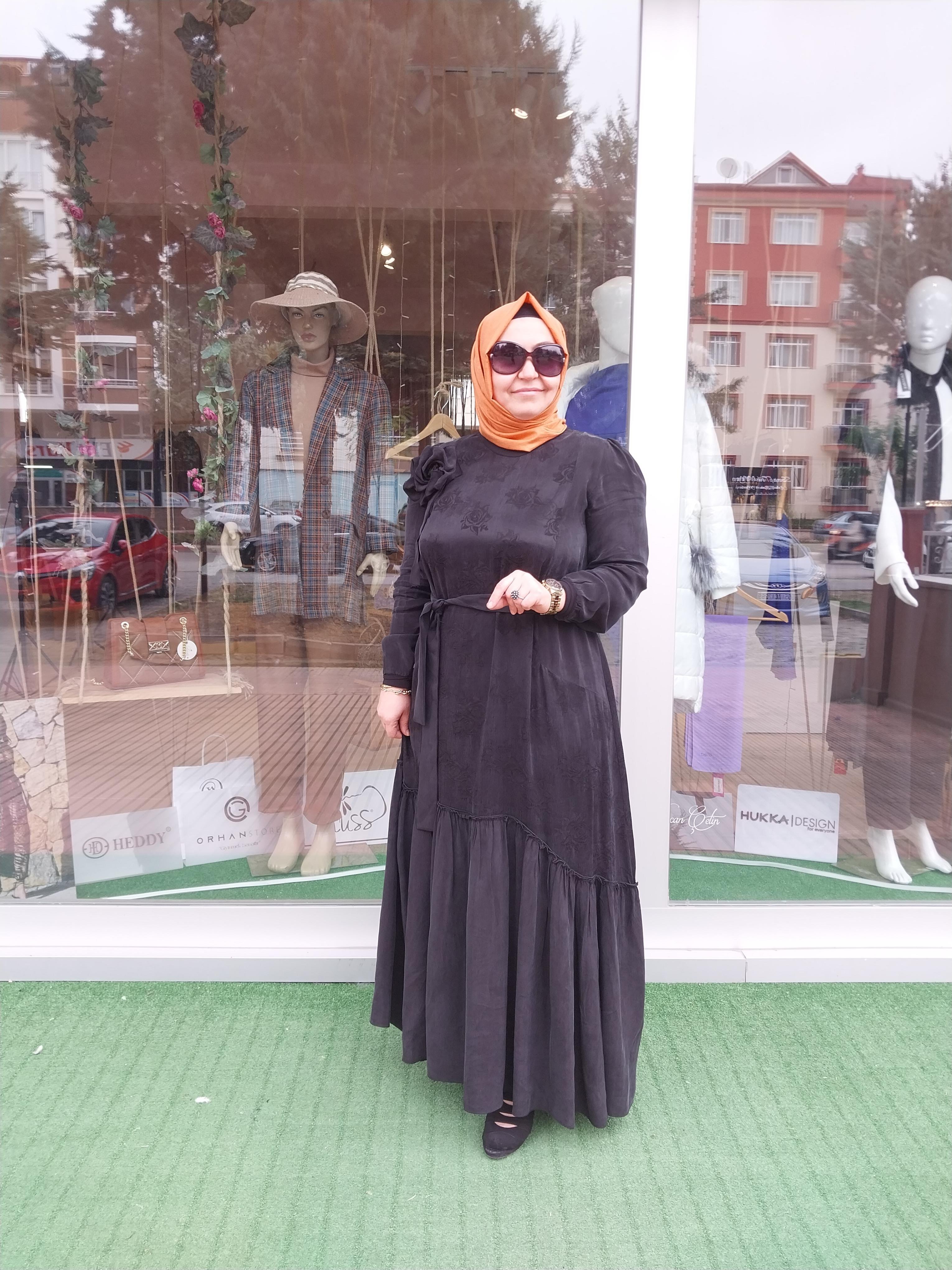 MİSSWHENCE JAKARLI İPEK ELBİSE SİYAH 34820