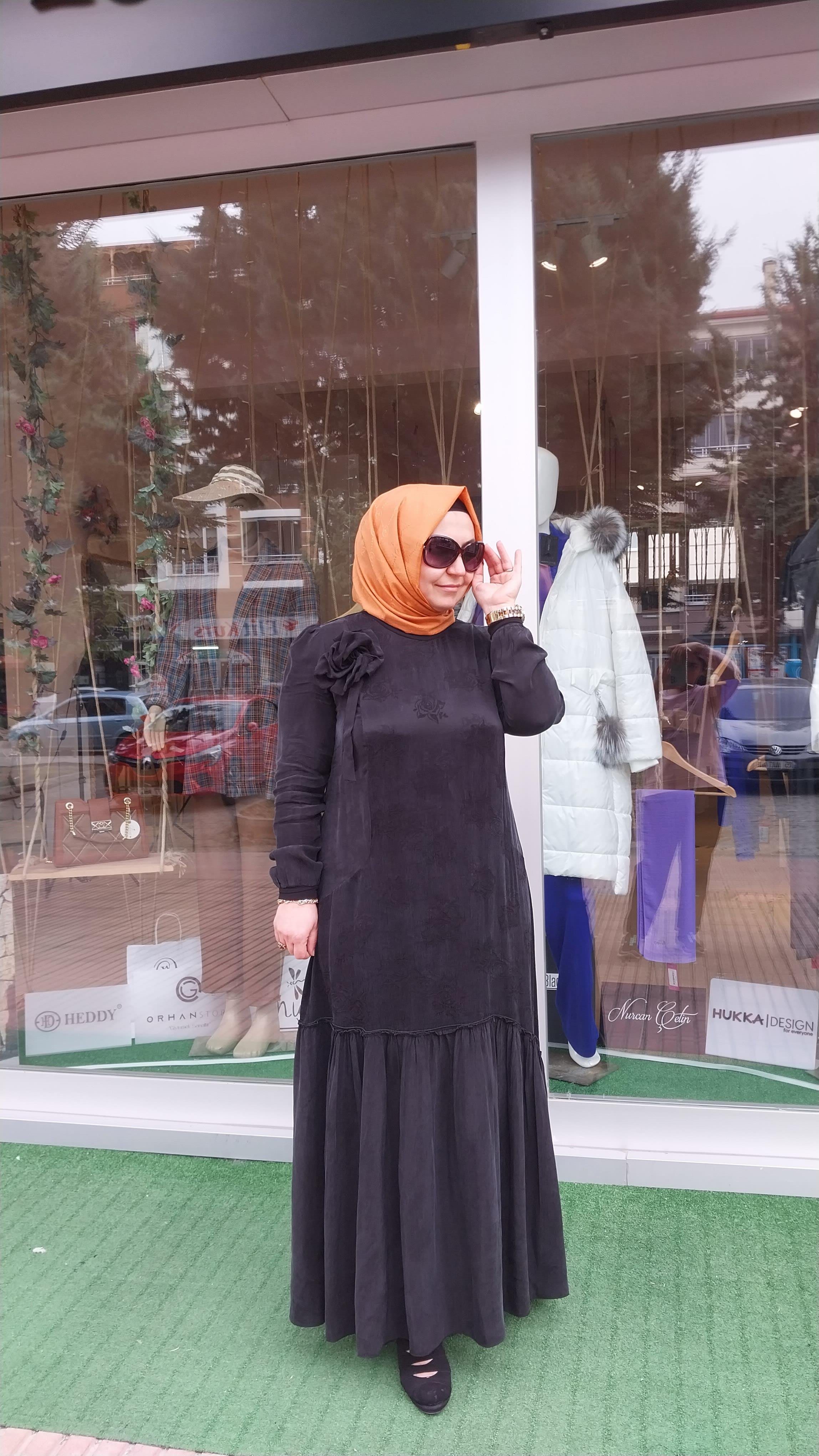 MİSSWHENCE JAKARLI İPEK ELBİSE SİYAH 34820