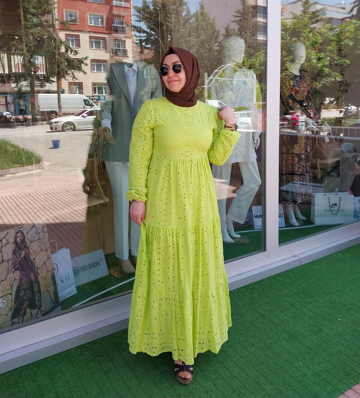 NURCAN ÇETİN ASTARLI BRODE ELBİSE MİMOZA 23107