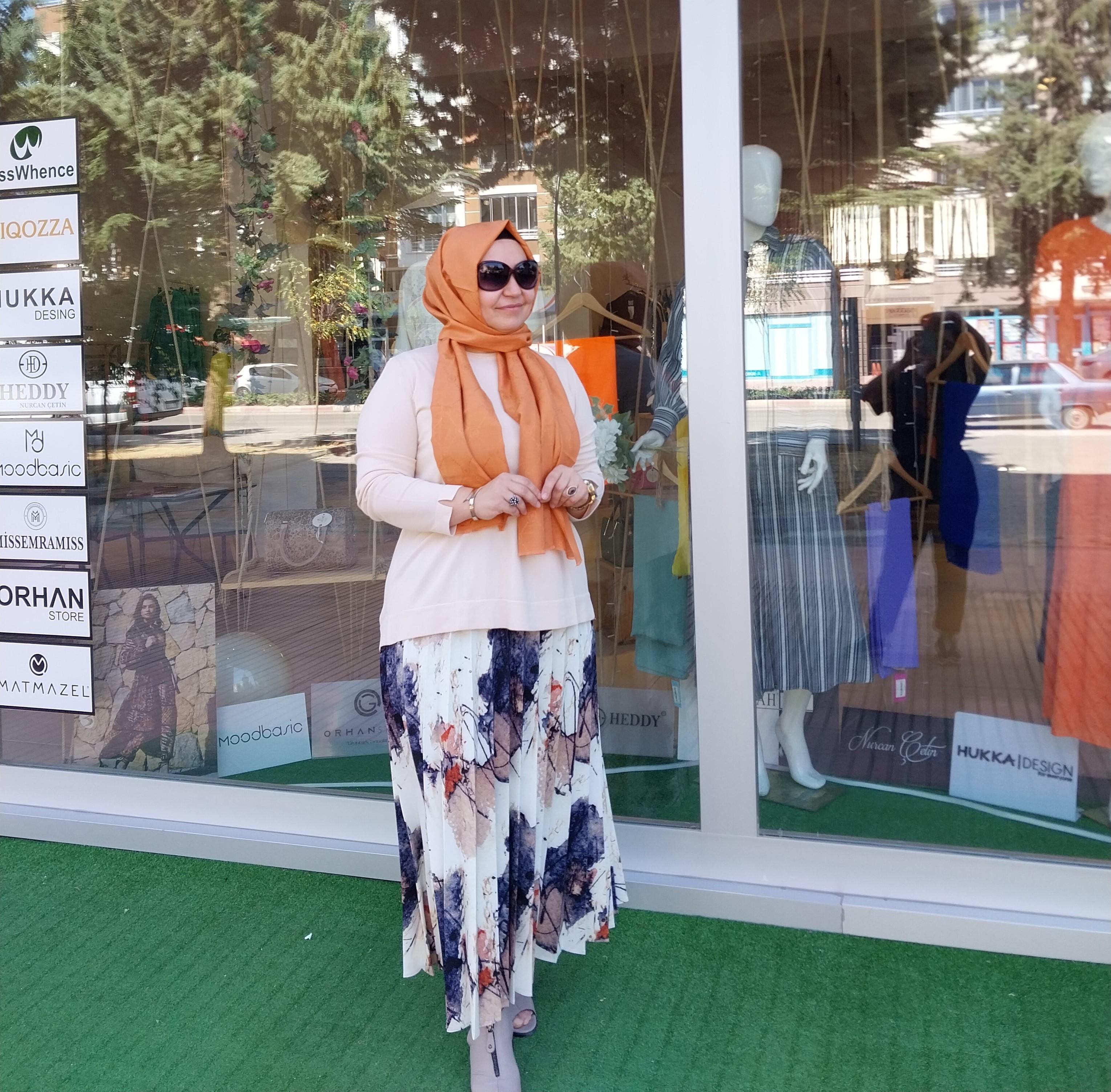 NURCAN ÇETİN DESENLİ PLİSELİ ETEK BEJ 20562