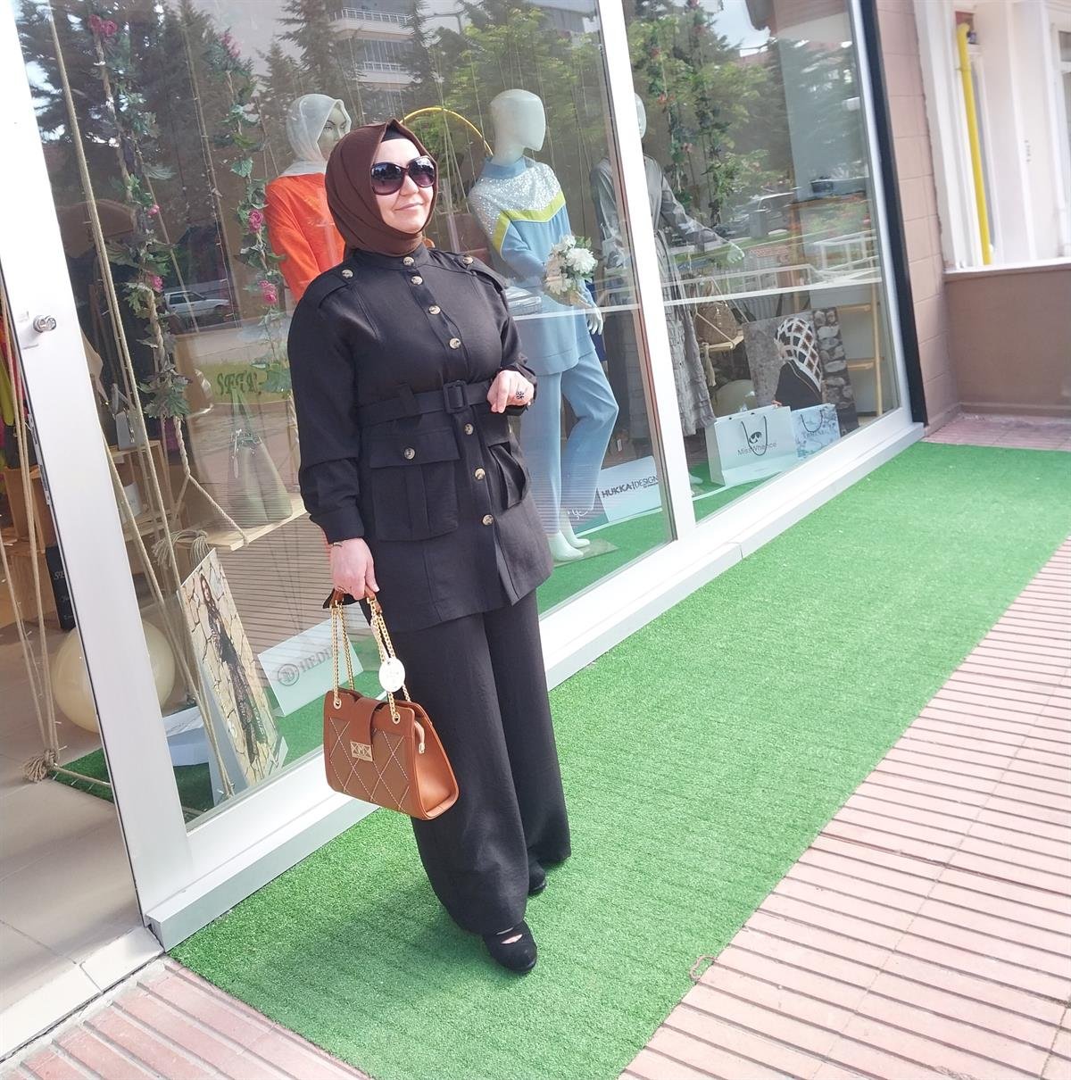 NURCAN ÇETİN DÜĞMELİ PANTOLONLU TAKIM SİYAH 23437