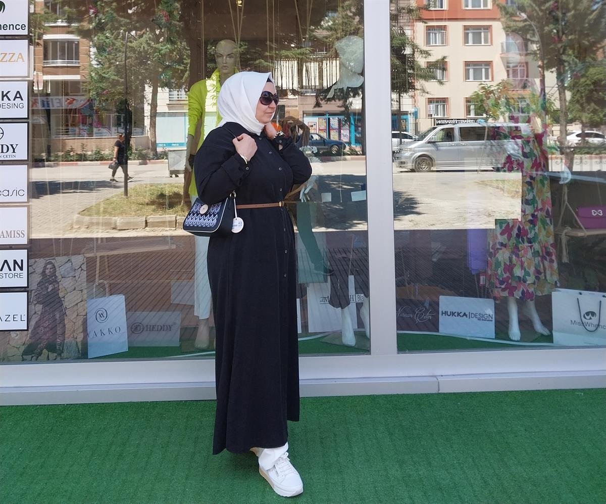 NURCAN ÇETİN ETEK YIRTMAÇLI CEPLİ TUNİK SİYAH 23202
