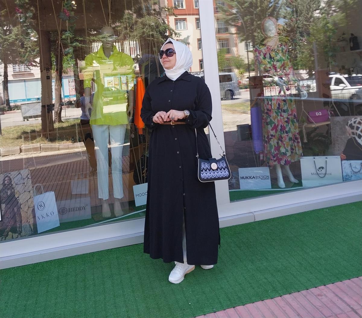 NURCAN ÇETİN ETEK YIRTMAÇLI CEPLİ TUNİK SİYAH 23202