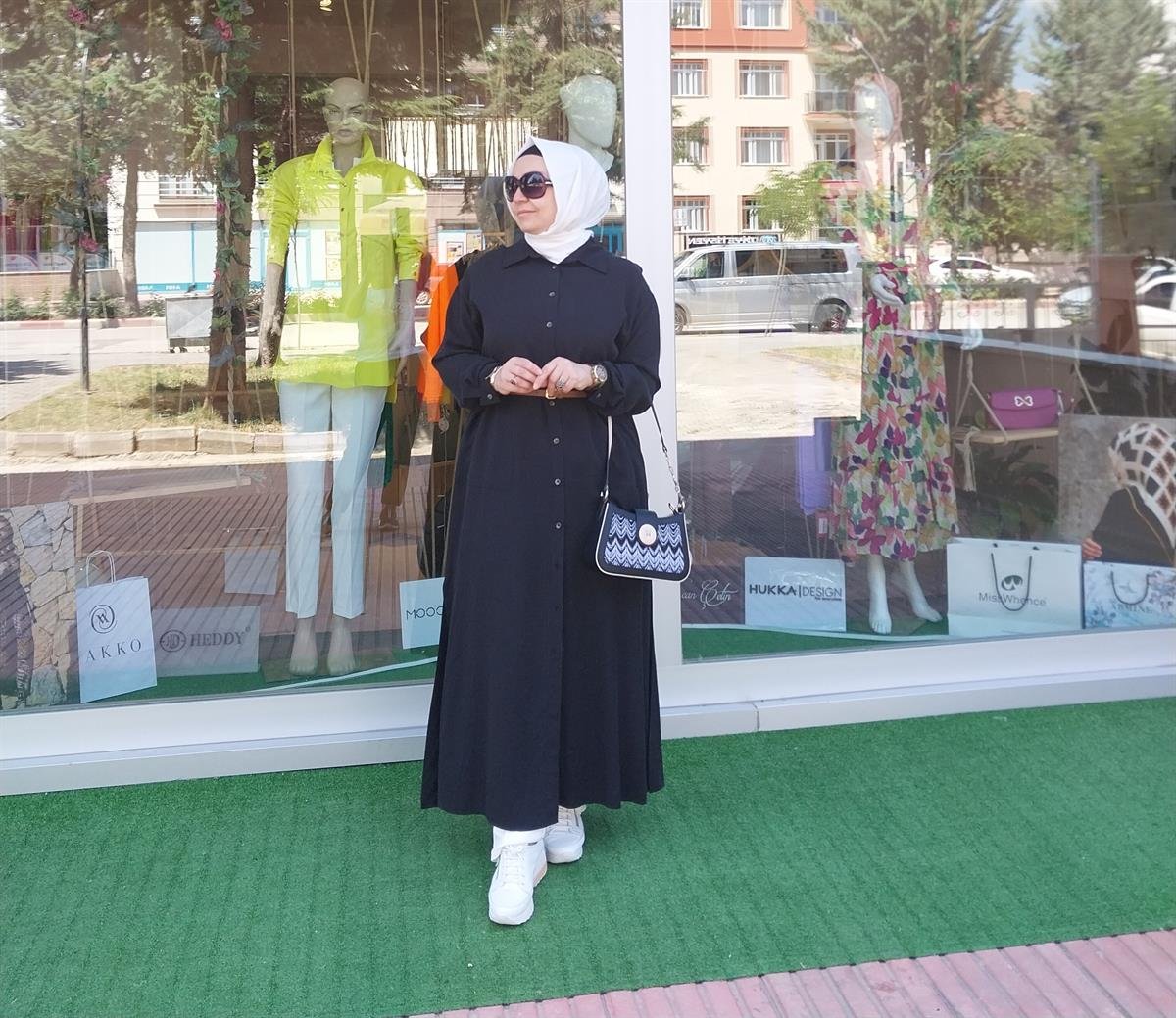 NURCAN ÇETİN ETEK YIRTMAÇLI CEPLİ TUNİK SİYAH 23202