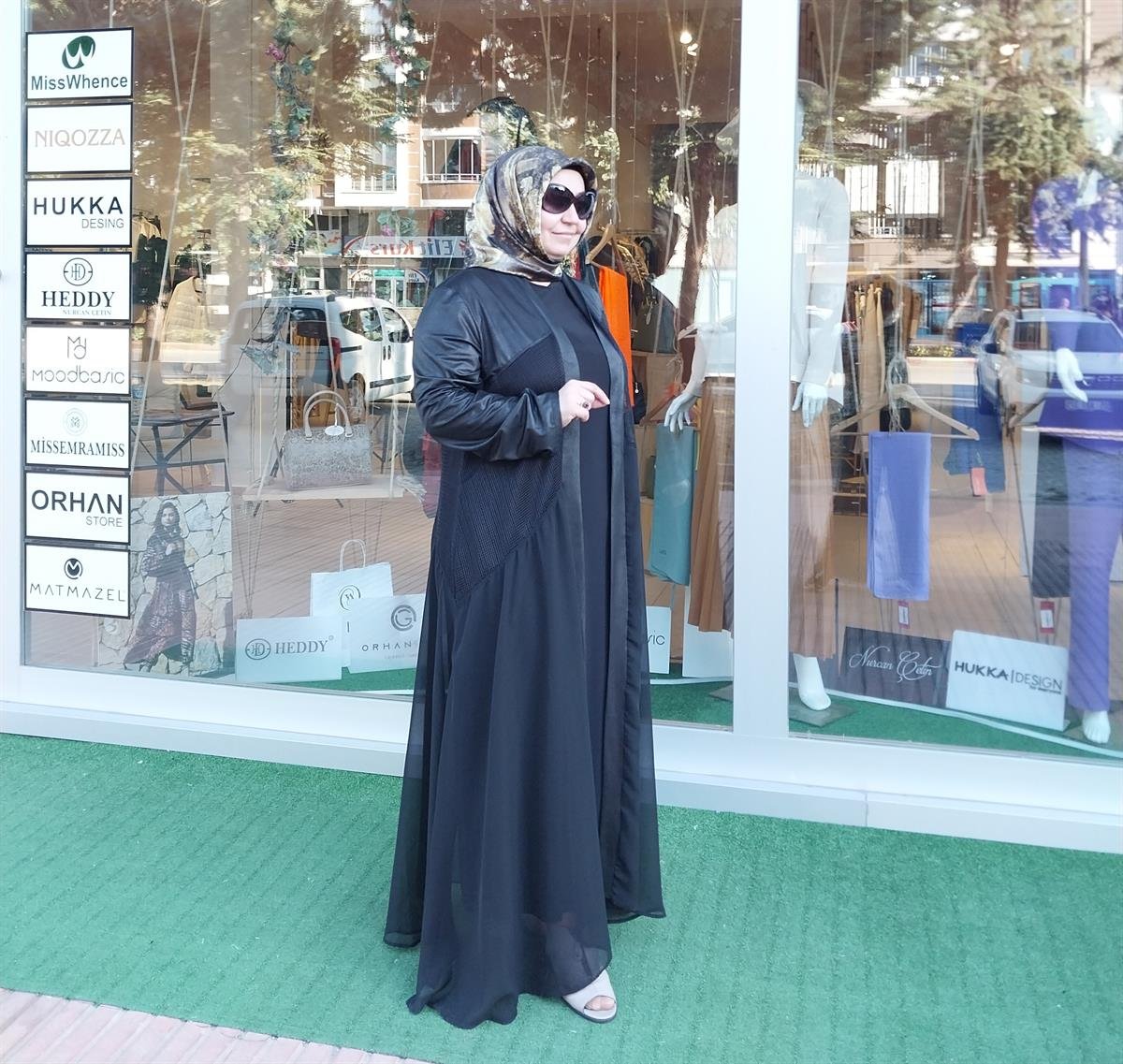 NURCAN ÇETİN FİLE DETAYLI ABAYA TAKIM ELBİSE SİYAH 24422