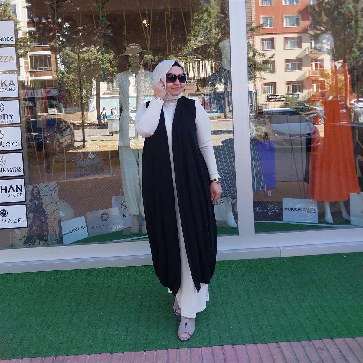 NURCAN ÇETİN FİTİLLİ TRİKO KOLSUZ YELEK SİYAH 24237
