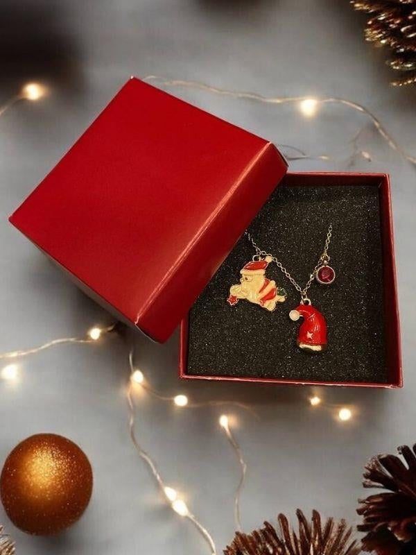 Yılbaşı Temalı Noel Baba ve Şapka İkili Charmlı Tasarım Kolye (Kutulu)