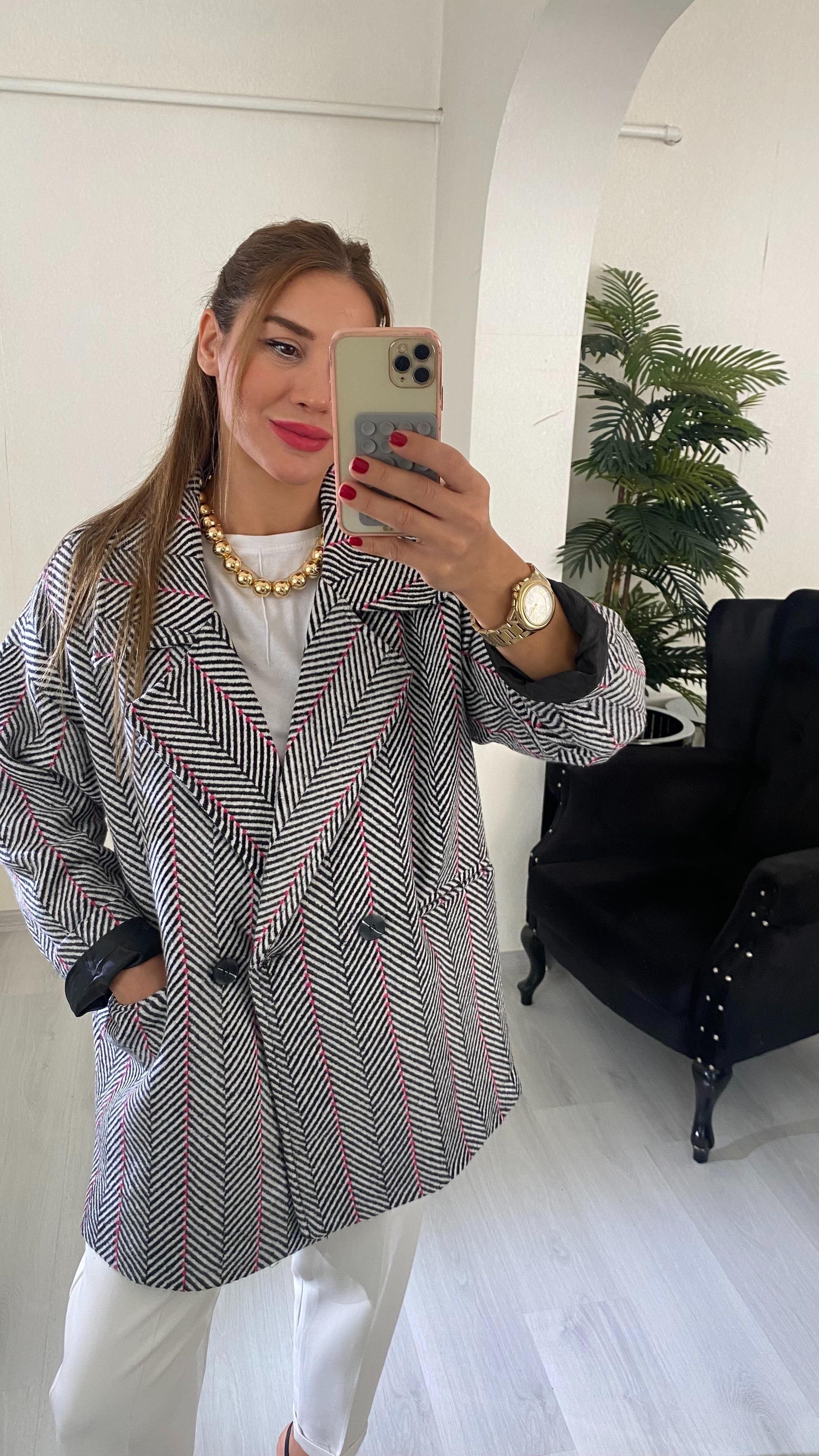 YENİ SEZONÇizgili Balık Sırt Cepli Oversize Astarlı Kaban Pembe