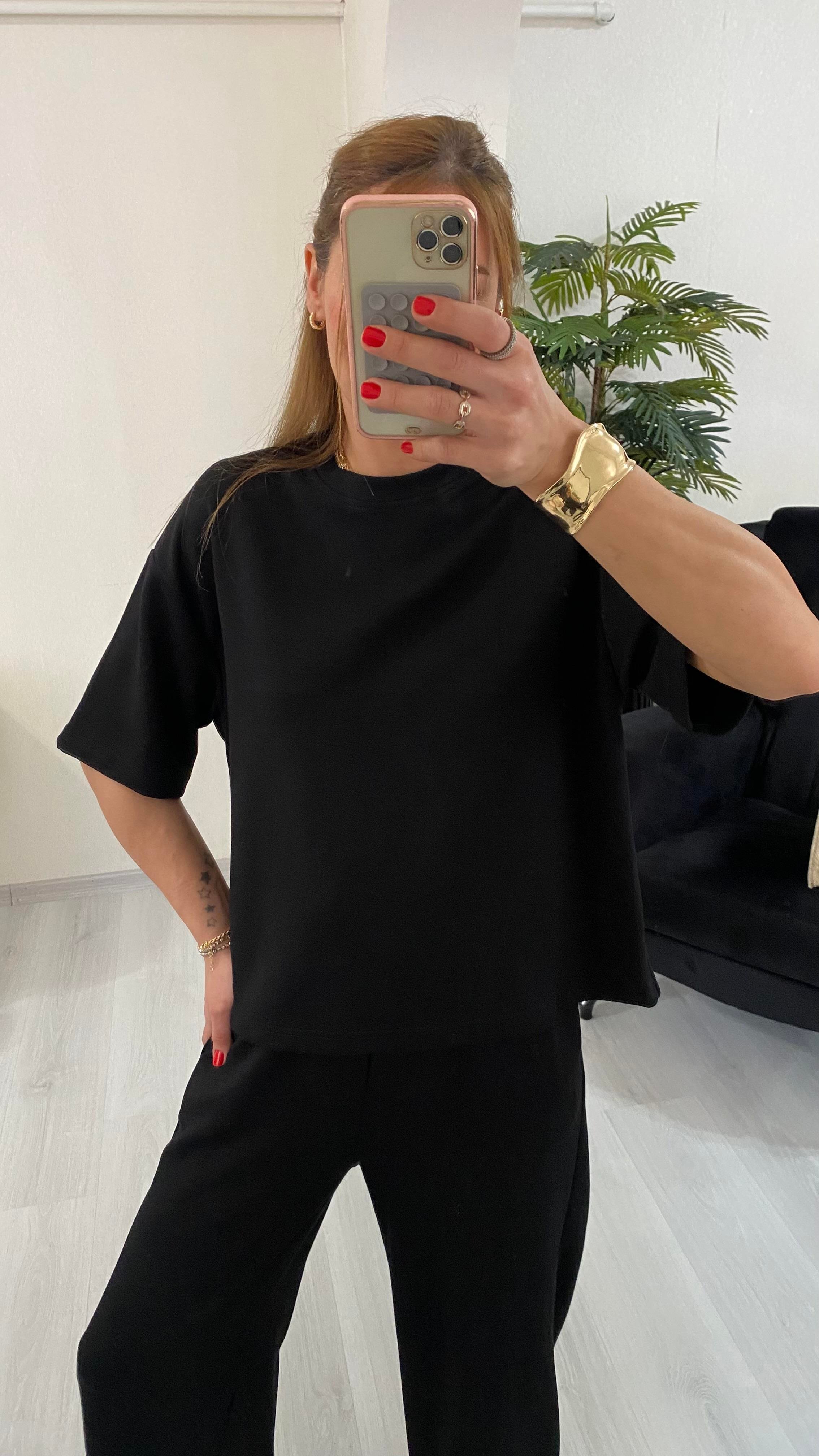 YENİ SEZONSiyah Marka Model Modal Takım
