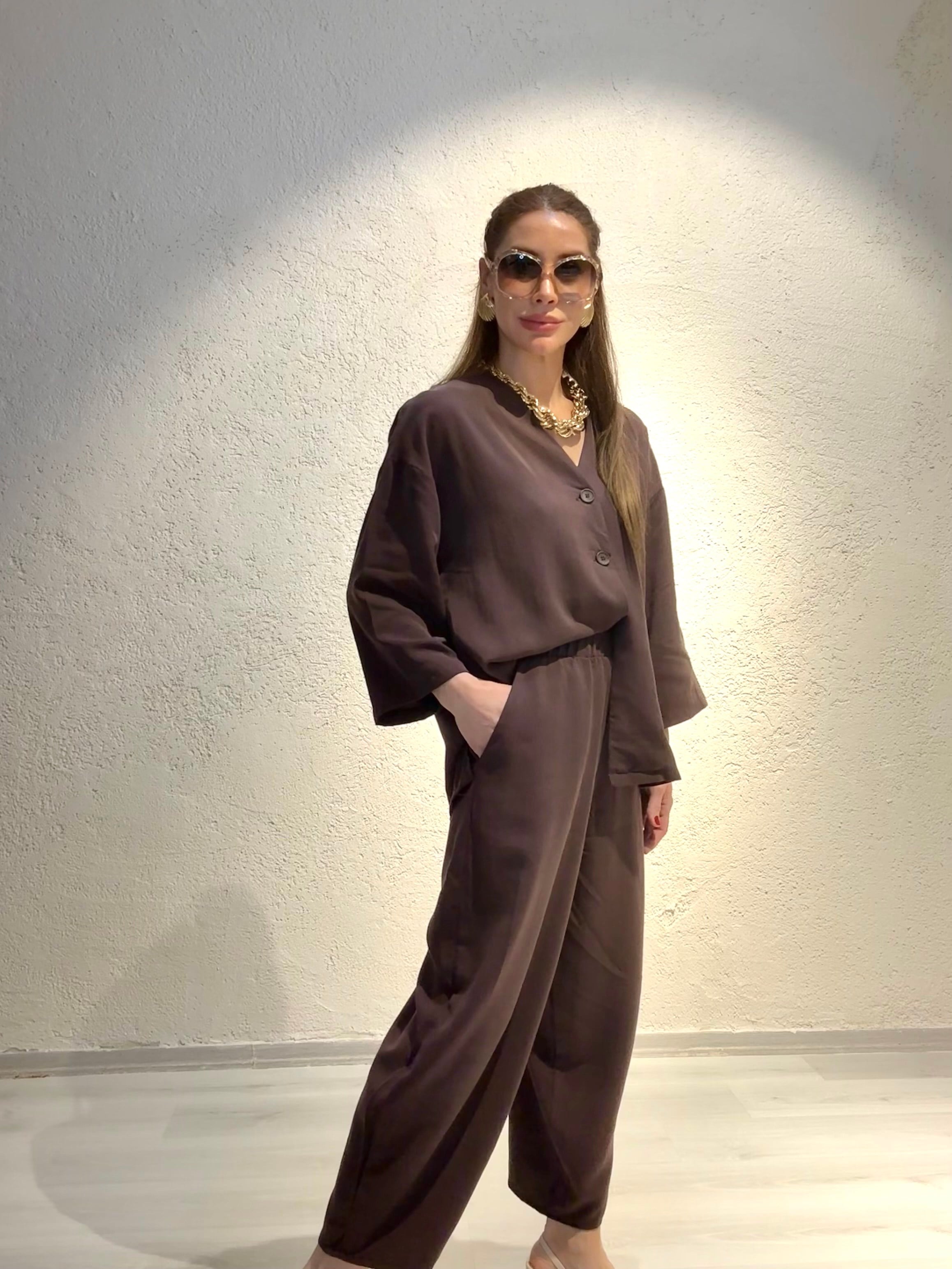 YENİ SEZONTensel Düğmeli Bluz Pantolon Takım Kahverengi