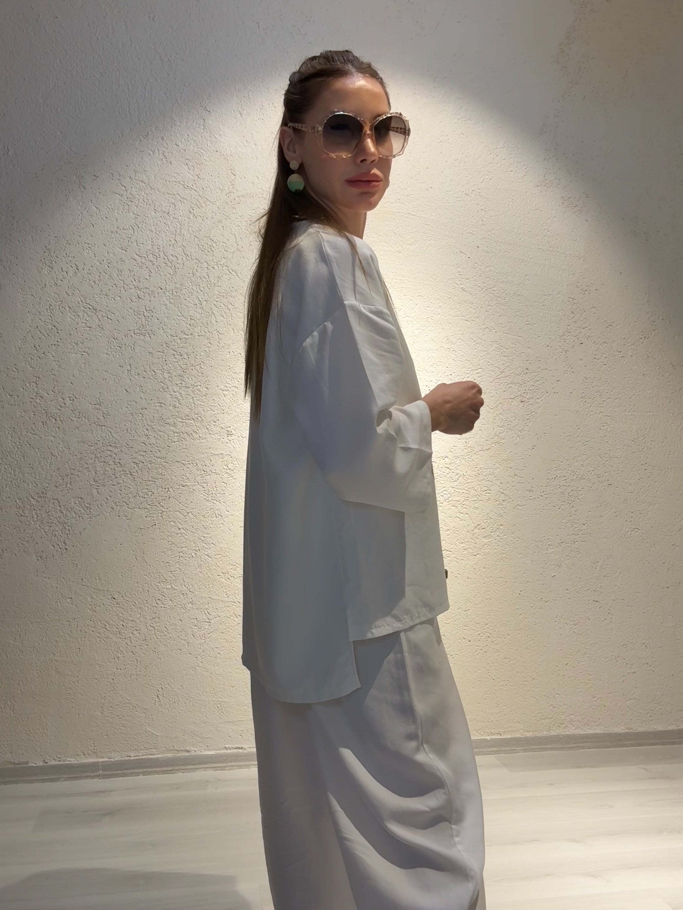 YENİ SEZONTensel Düğmeli Bluz Pantolon Takım Beyaz
