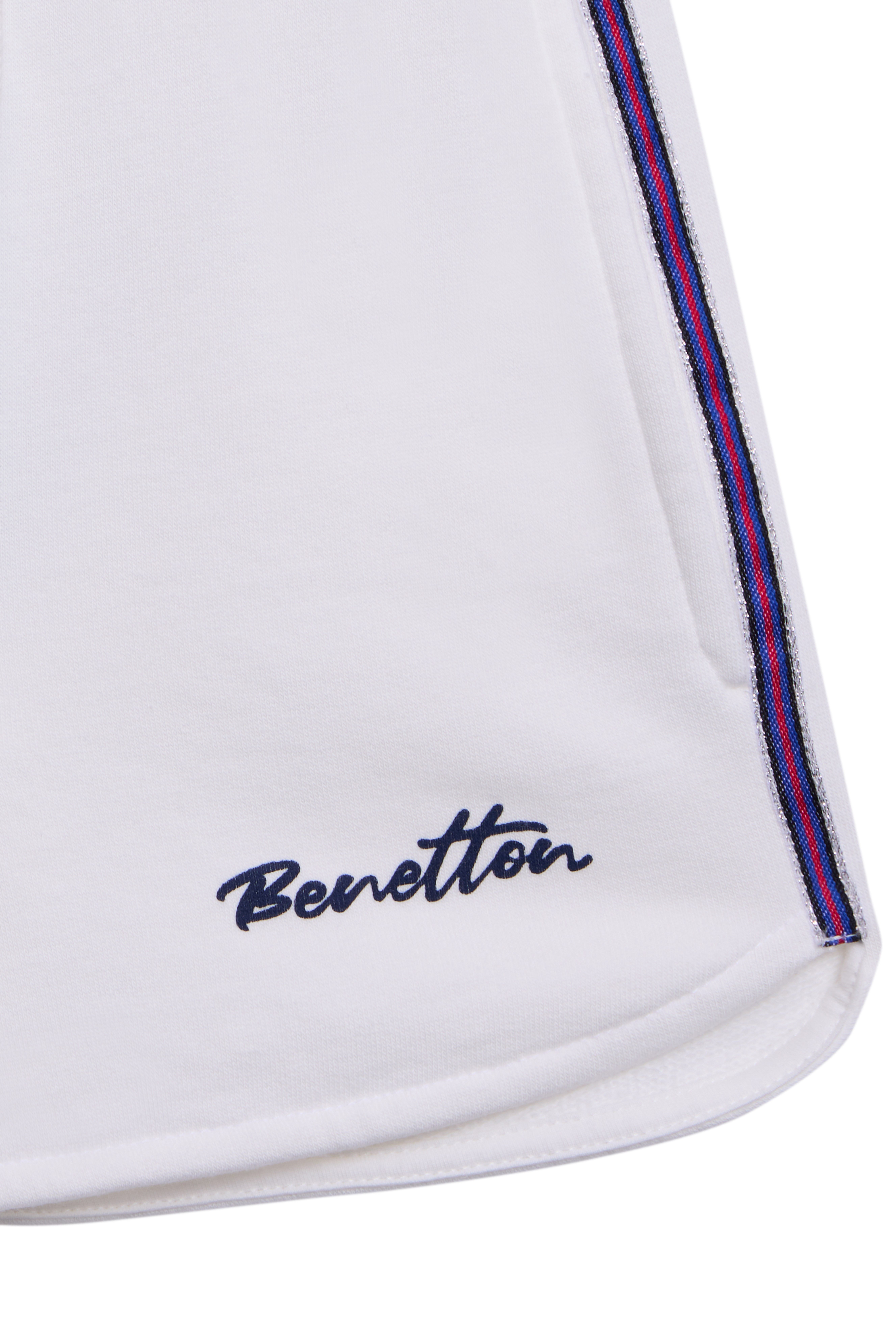 Benetton Kız Çocuk Yanları Şerit Detaylı Şort 4-14 Yaş BEYAZ