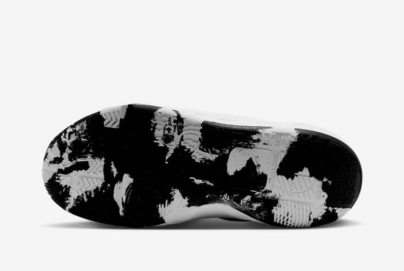Nike Erkek Çocuk  Team Hustle D 12 Spor Ayakkabı 34-40 BEYAZ