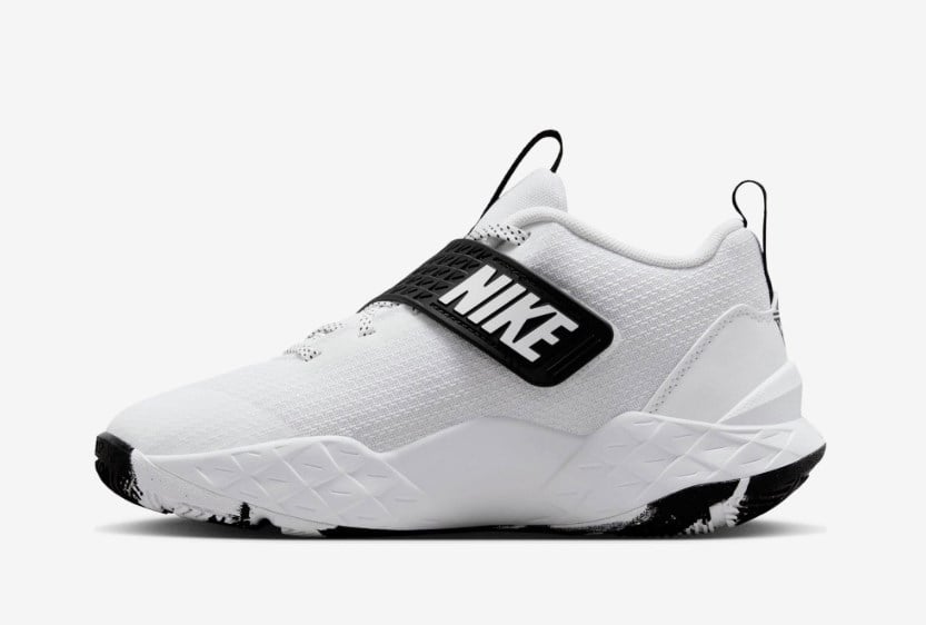 Nike Erkek Çocuk  Team Hustle D 12 Spor Ayakkabı 34-40 BEYAZ