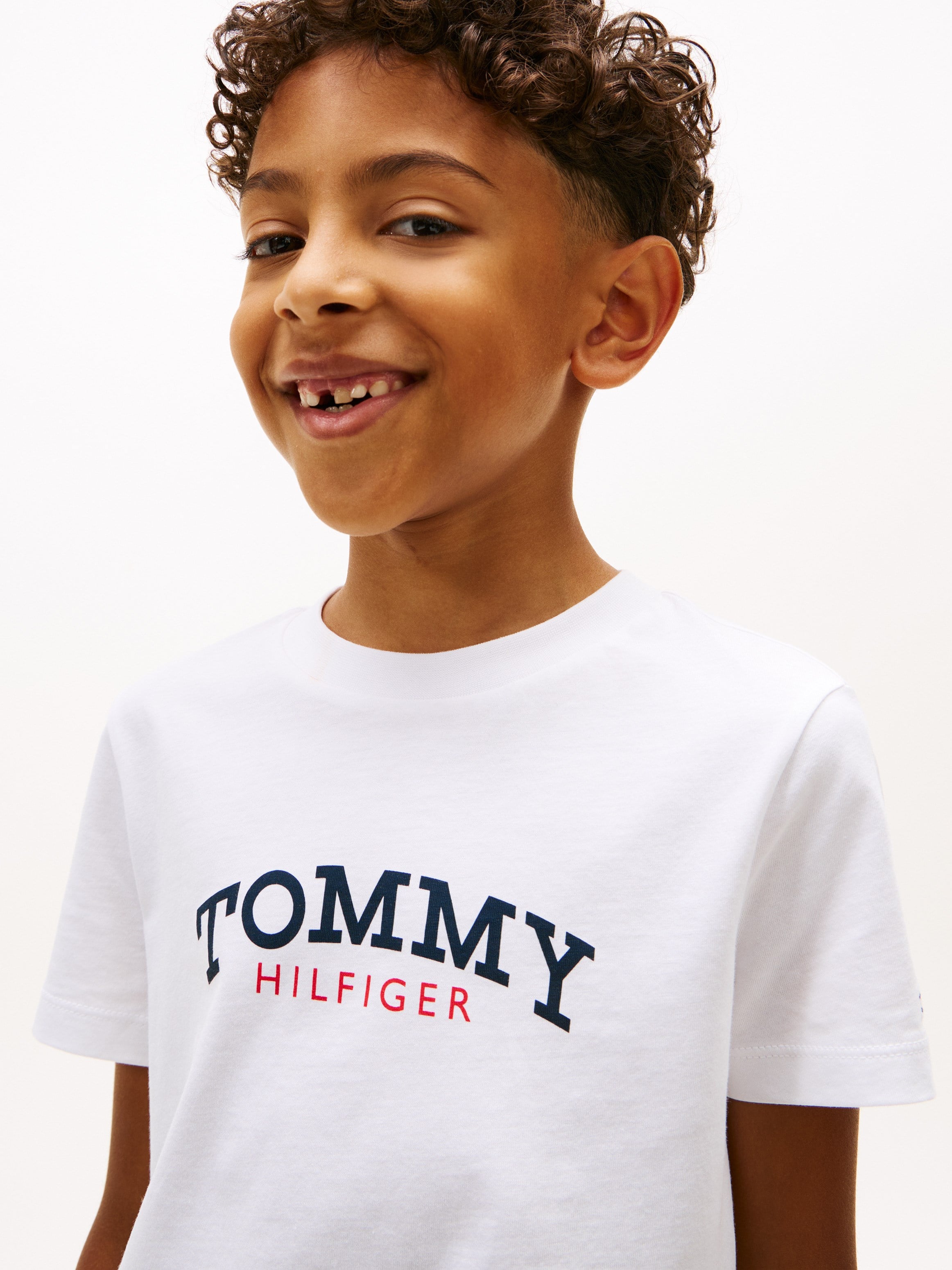 Tommy Hilfiger Çocuk  Bisiklet Yaka Logo Baskılı Tişört 4-16 Yaş BEYAZ