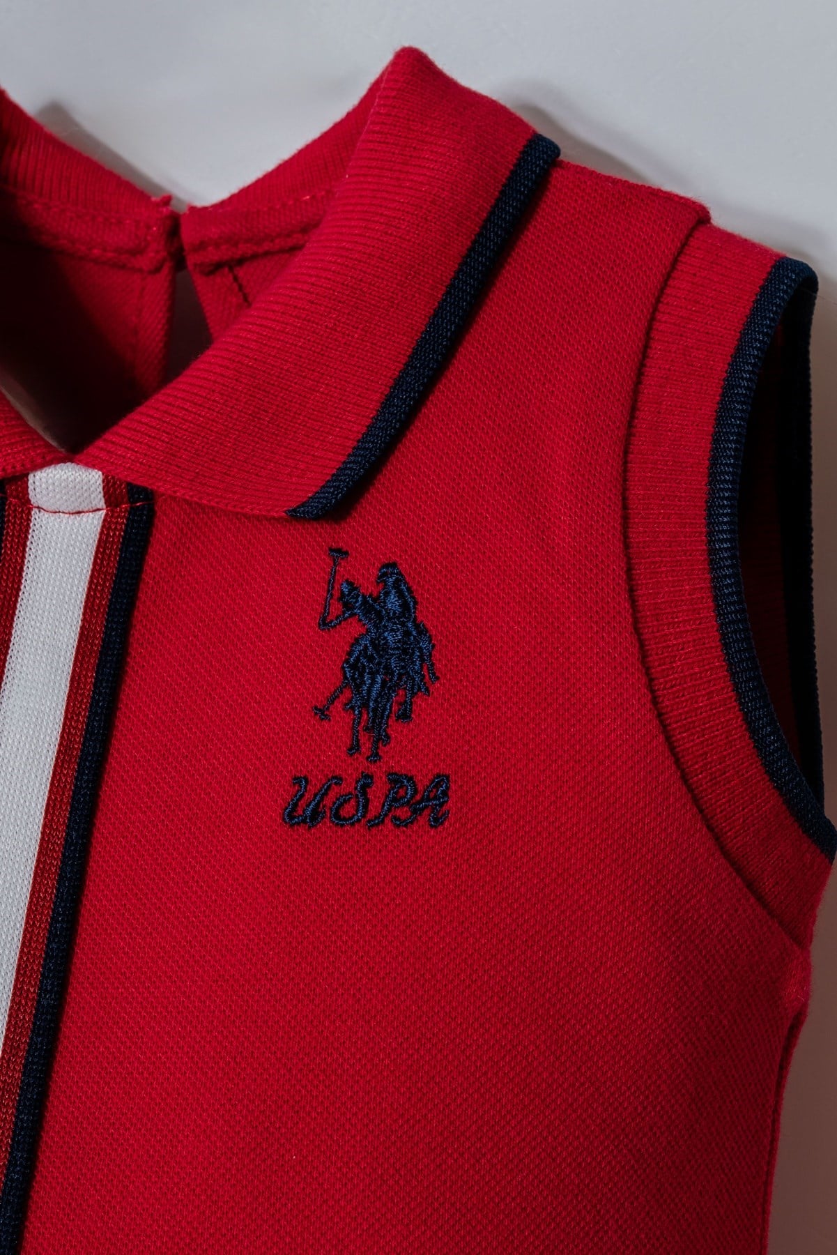 U.s Polo Assn. Kız Bebek Kolsuz Polo Yaka Ön Şerit Detaylı Pileli Elbise 6-36 Ay KIRMIZI