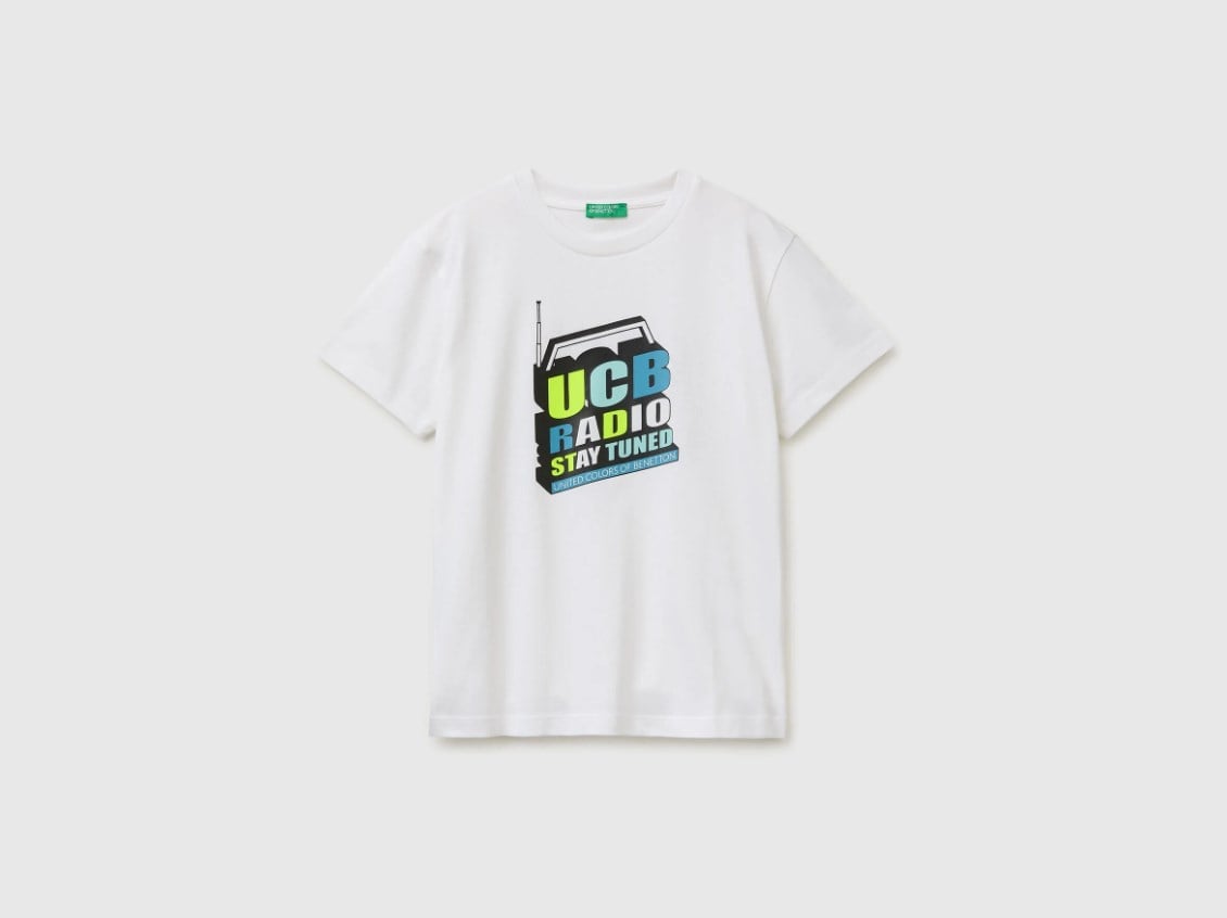 United Colors of Benetton Erkek Çocuk Önü Logo Baskılı Bisiklet Yaka Tişört 6-14 Yaş EKRU