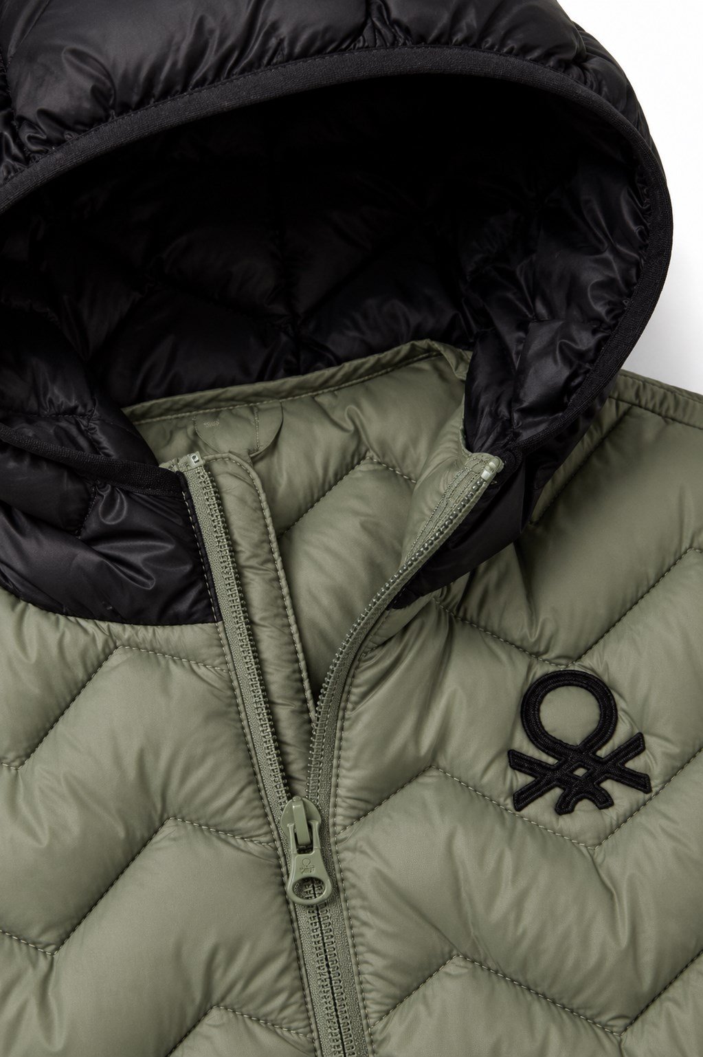 United Colors of Benetton Erkek Çocuk Kapüşonlu Şişme Yelek 6-14 Yaş HAKİ