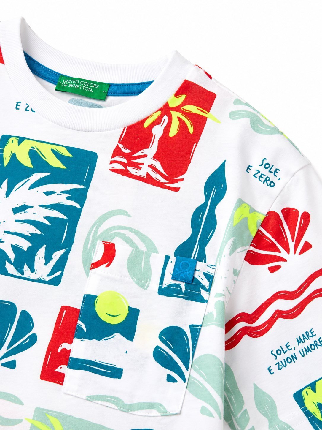 United Colors of Benetton Erkek Çocuk Mix Logo Etiket Detaylı Tamamı Baskılı T-Shirt 6-14 Yaş EKRU