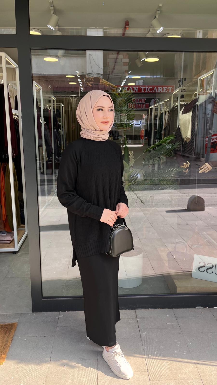 Nuss 1350 Kazayağı Desenli Takım SiyahEtekli TakımNussUYT0003668NussNuss 1350 Kazayağı Desenli Takım Siyah