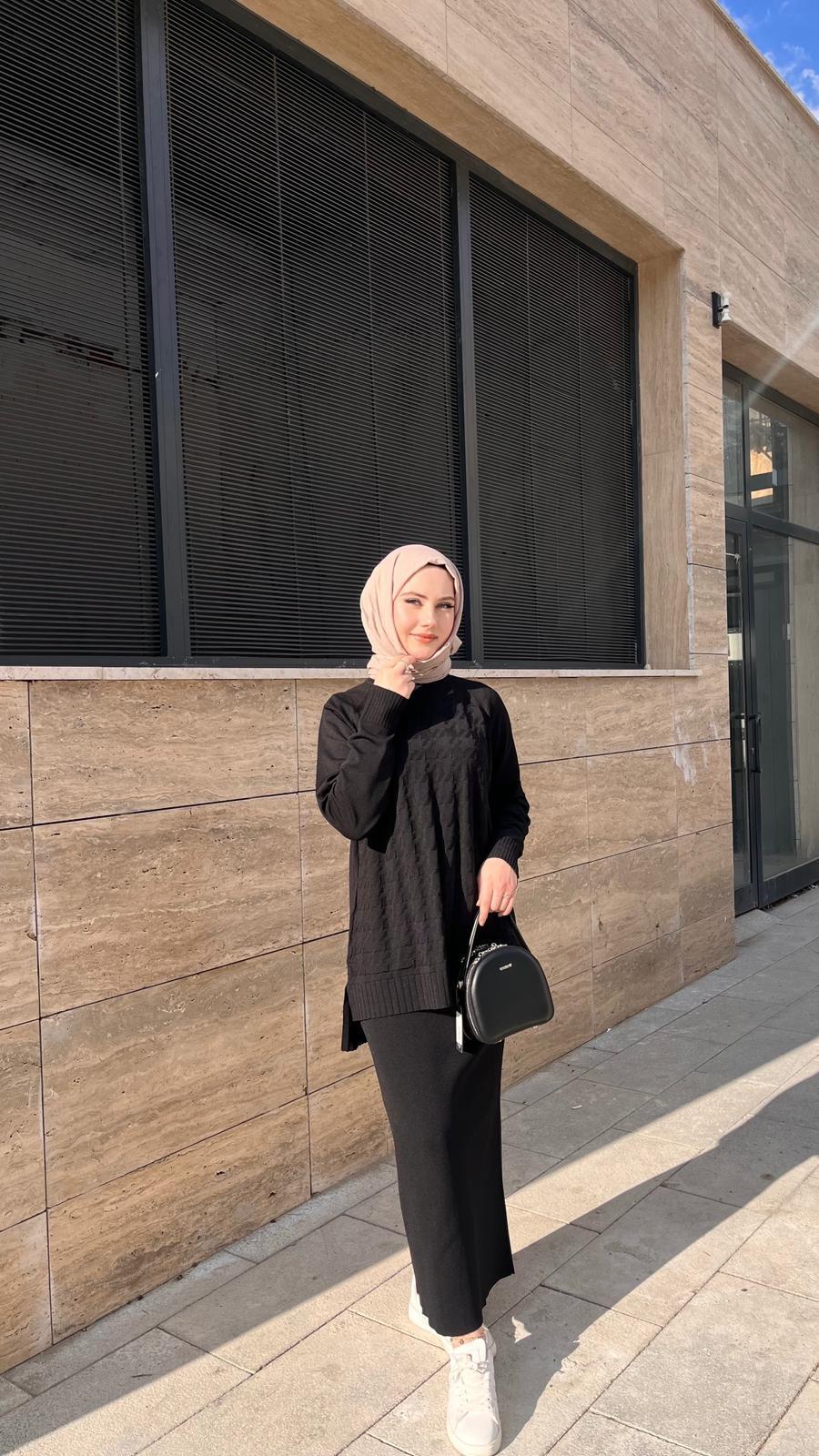 Nuss 1350 Kazayağı Desenli Takım SiyahEtekli TakımNussUYT0003668NussNuss 1350 Kazayağı Desenli Takım Siyah