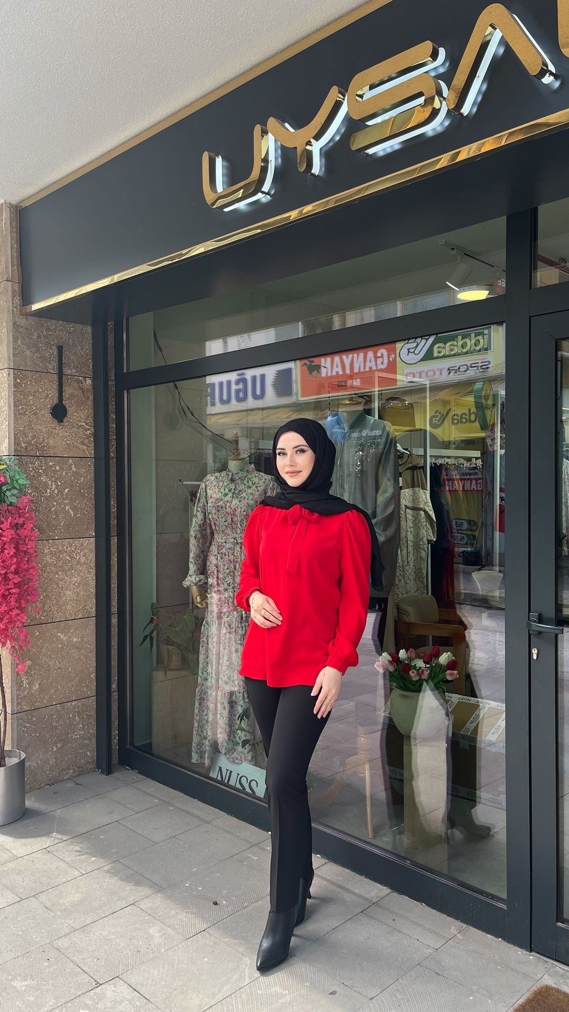 Yusuf Özdemir Beli Kemerli Kumaş Pantolon 1169 SiyahPantolonYusuf Özdemir3978Yusuf ÖzdemirYusuf Özdemir Beli Kemerli Kumaş Pantolon 1169 Siyah