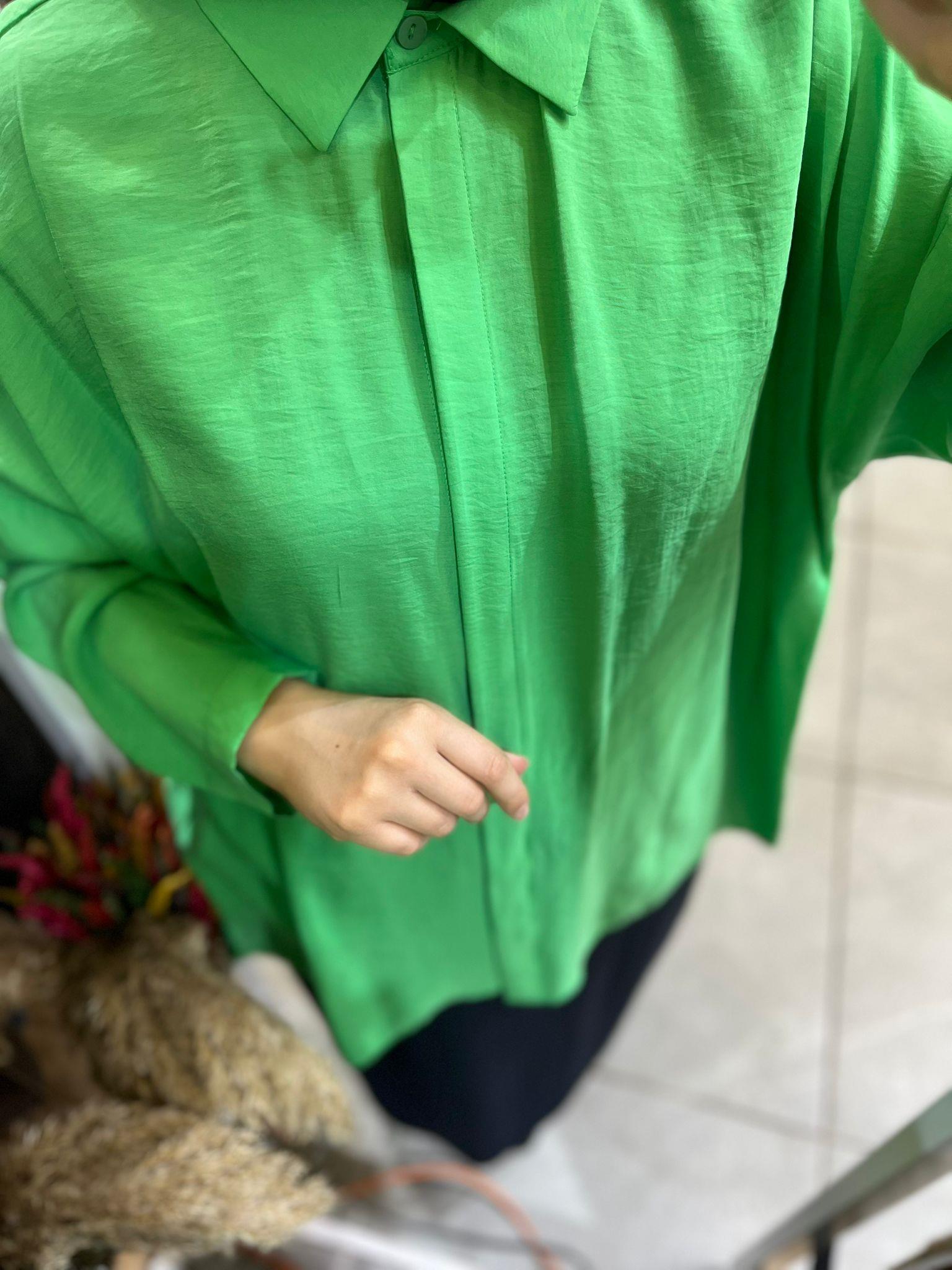 Nuss 3001 Oversize Düğmeli Gömlek BenettonGömlekNuss3848NussNuss 3001 Oversize Düğmeli Gömlek Benetton