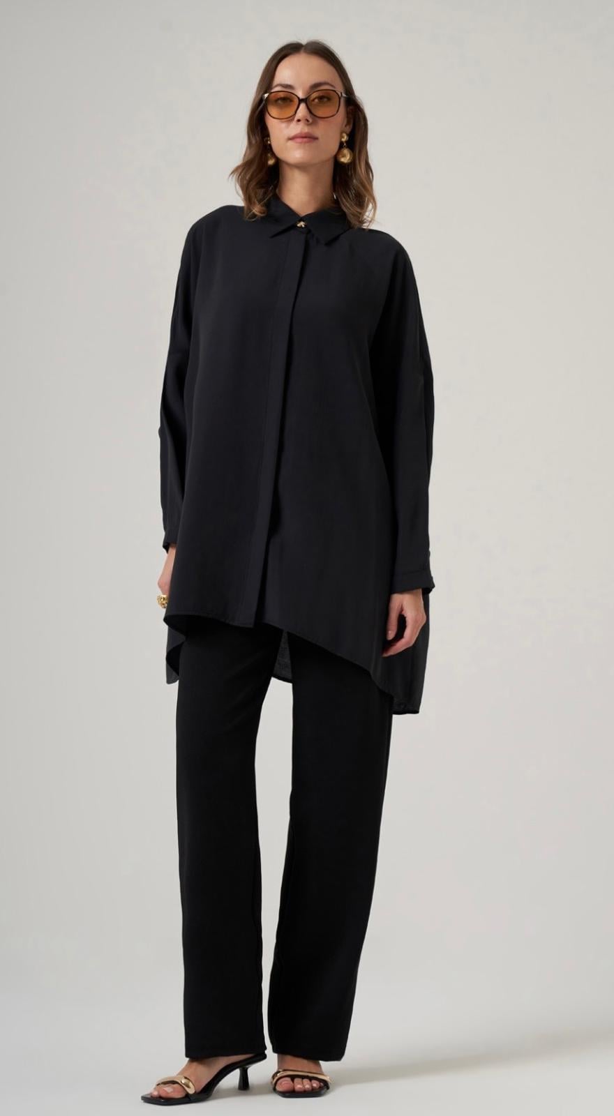 Nuss 3001 Oversize Düğmeli Gömlek SiyahGömlekNuss3849NussNuss 3001 Oversize Düğmeli Gömlek Siyah