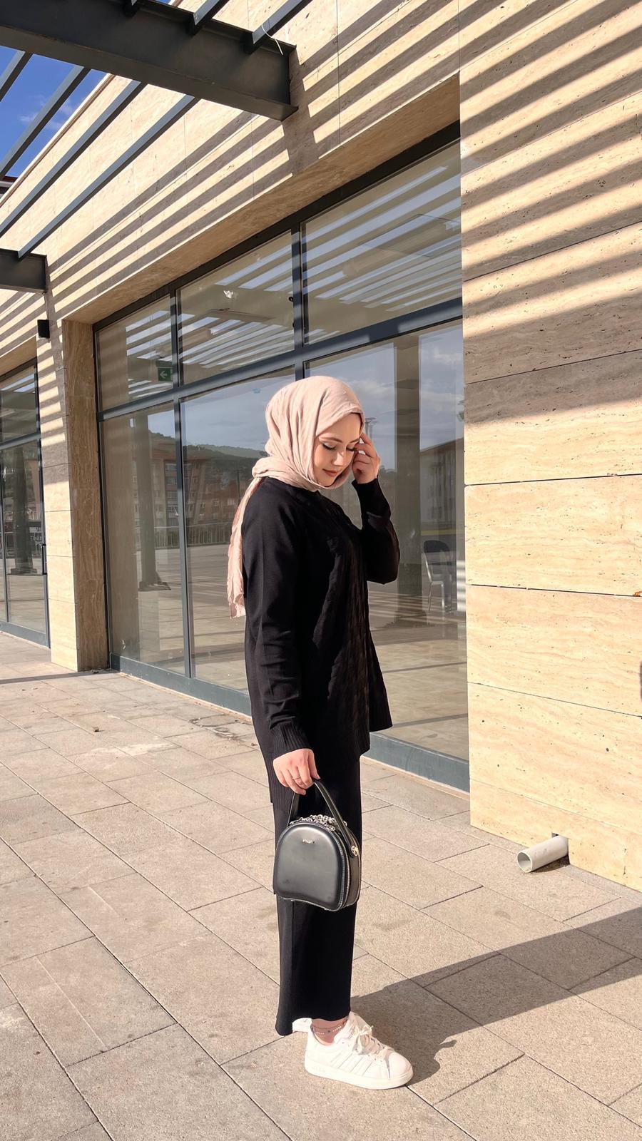 Nuss 1350 Kazayağı Desenli Takım SiyahEtekli TakımNussUYT0003668NussNuss 1350 Kazayağı Desenli Takım Siyah