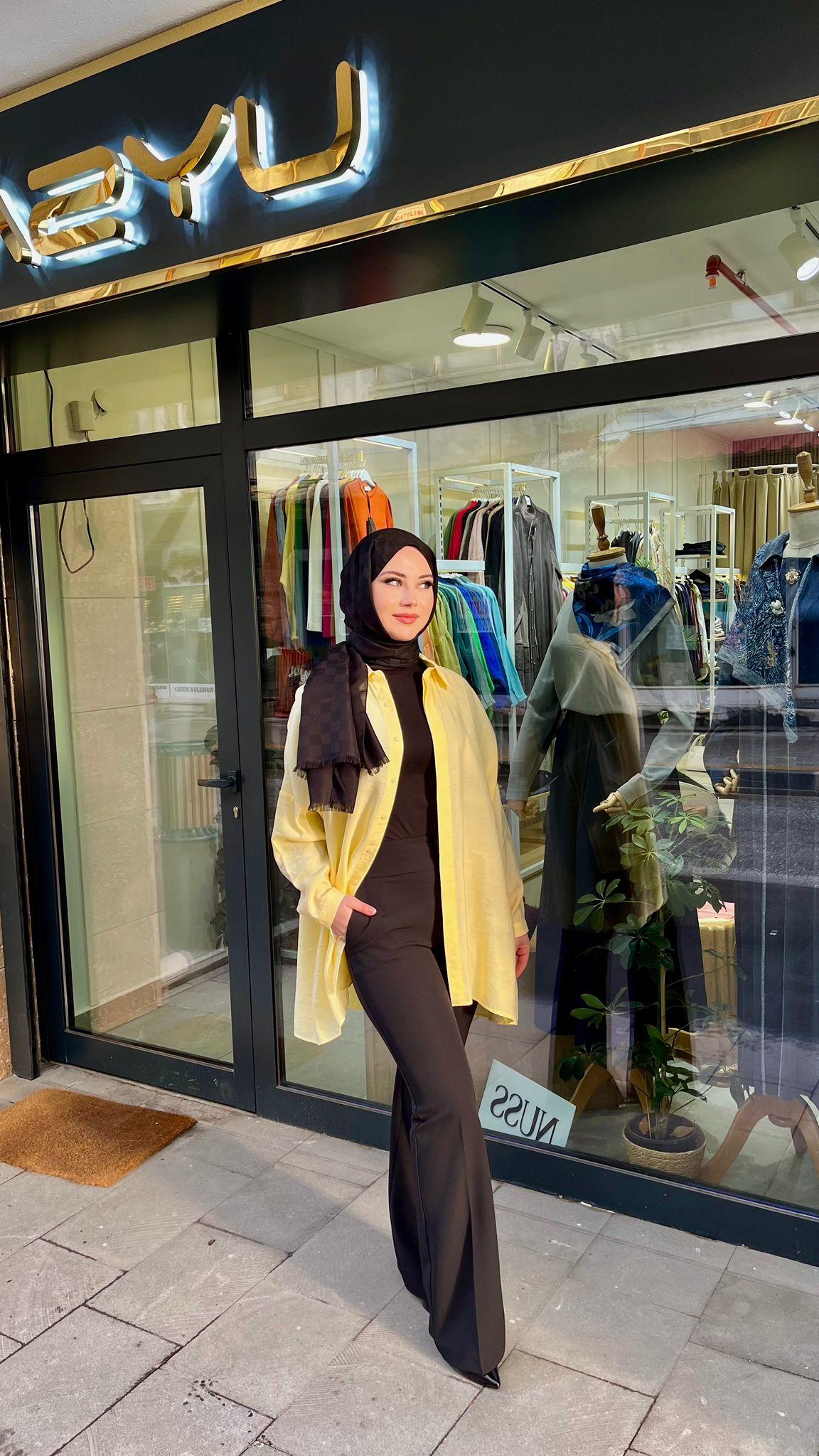 Yusuf Özdemir 1483 İspanyol Paça Pantolon SiyahPantolonYusuf Özdemir3831Yusuf ÖzdemirYusuf Özdemir 1483 İspanyol Paça Pantolon Siyah